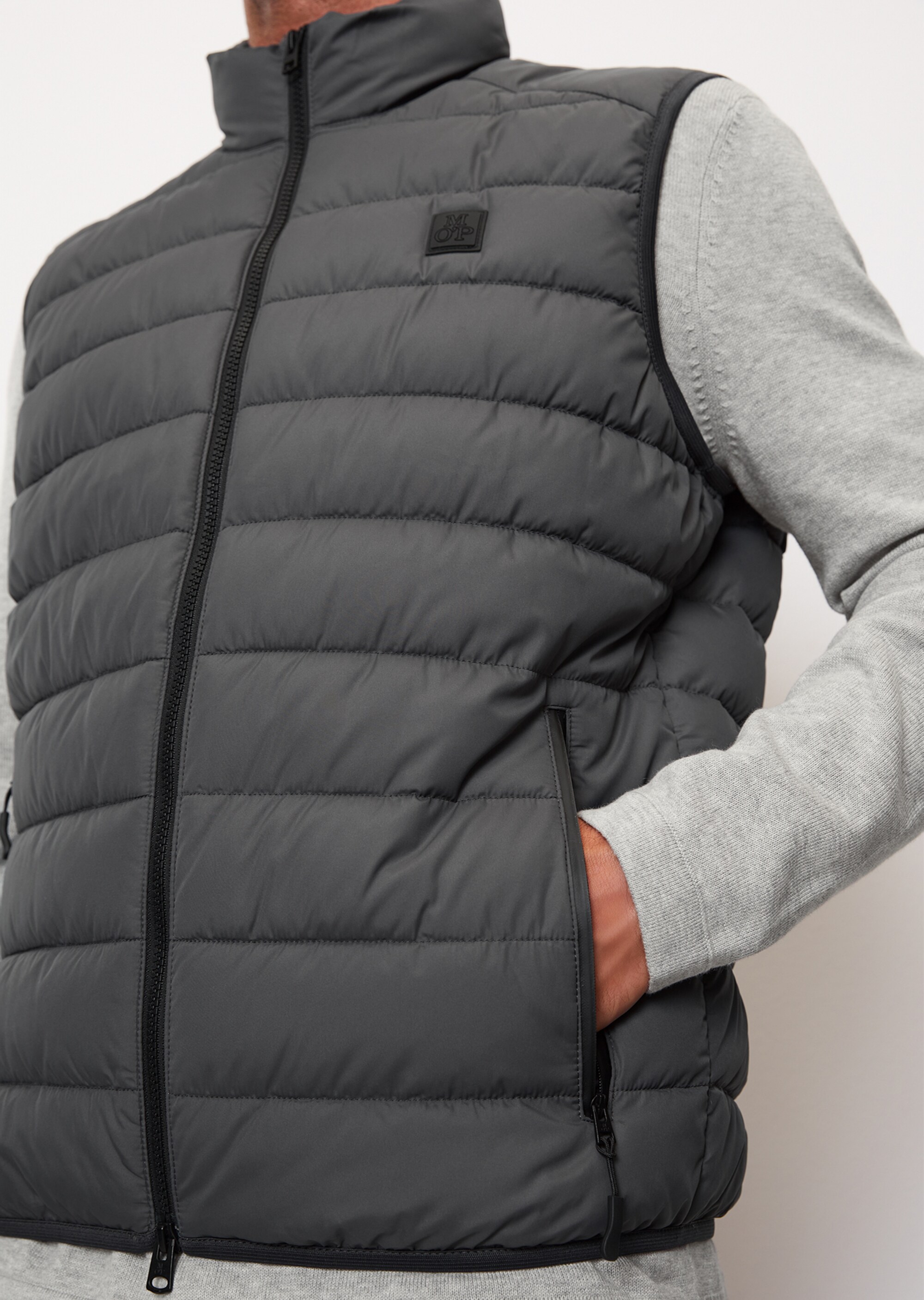 Steppweste regular aus recyceltem Polyester