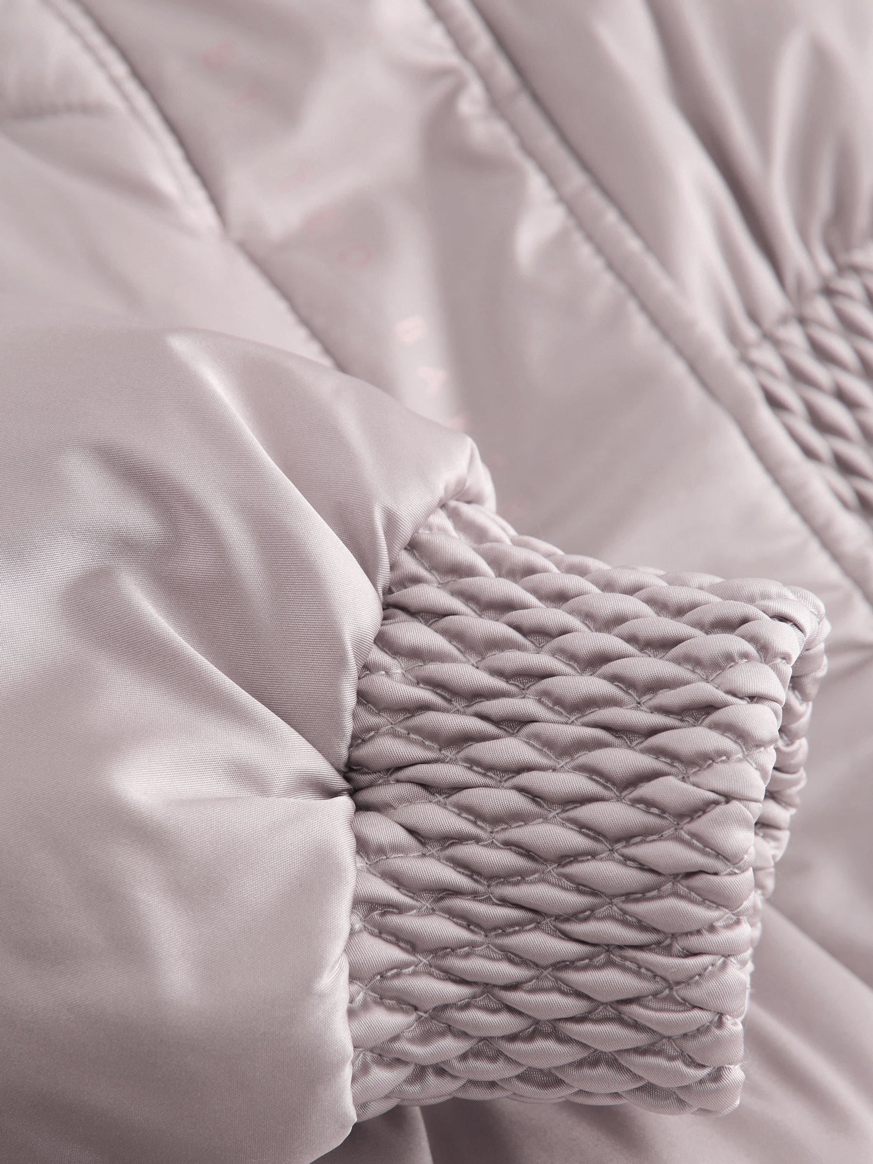 Oesterkleurig - Baker by Ted Baker - Regenbestendige gewatteerde zwarte jas met rok