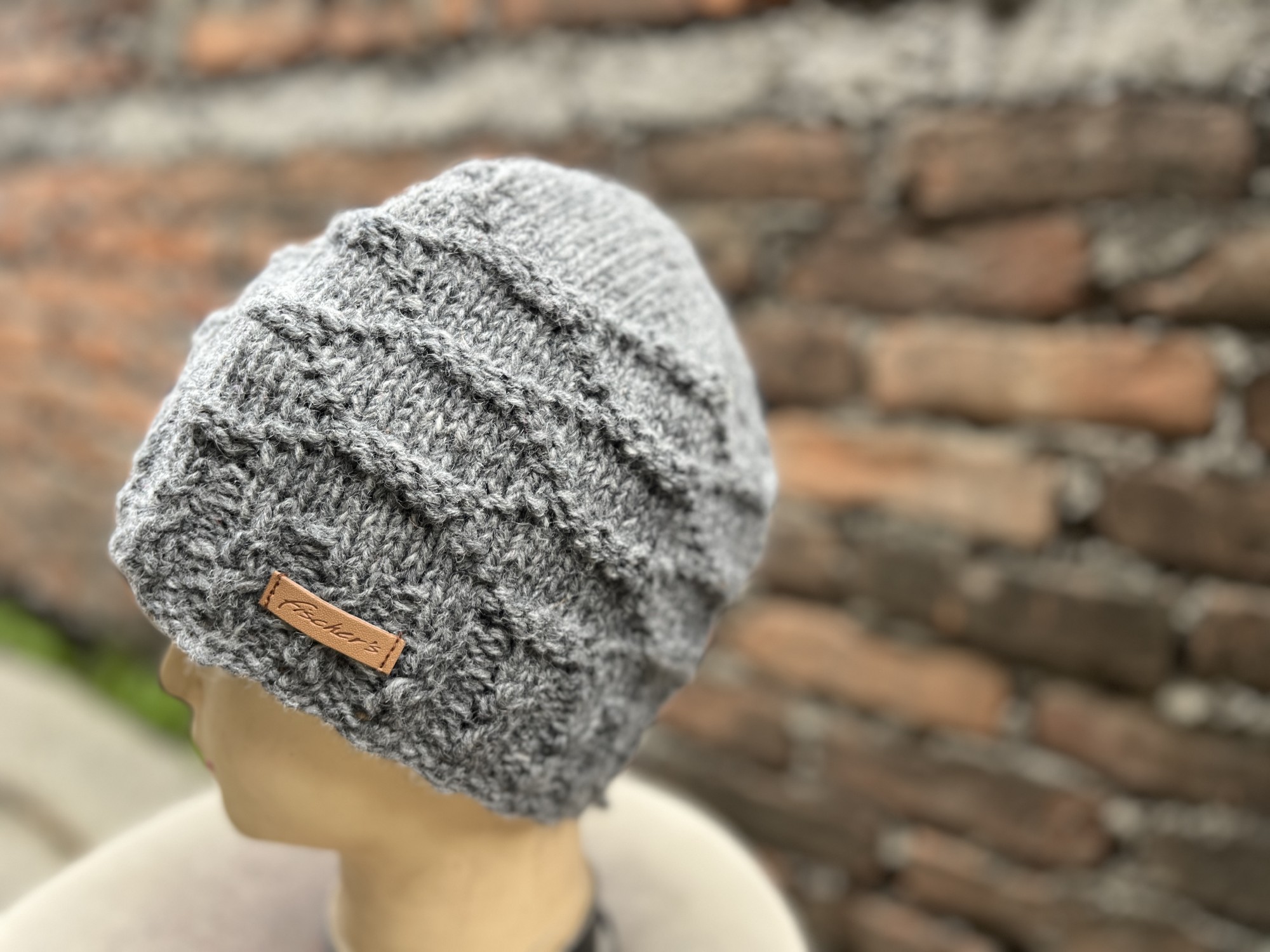Handgestrickte Mütze 'Honeycomb', grau günstig bestellen