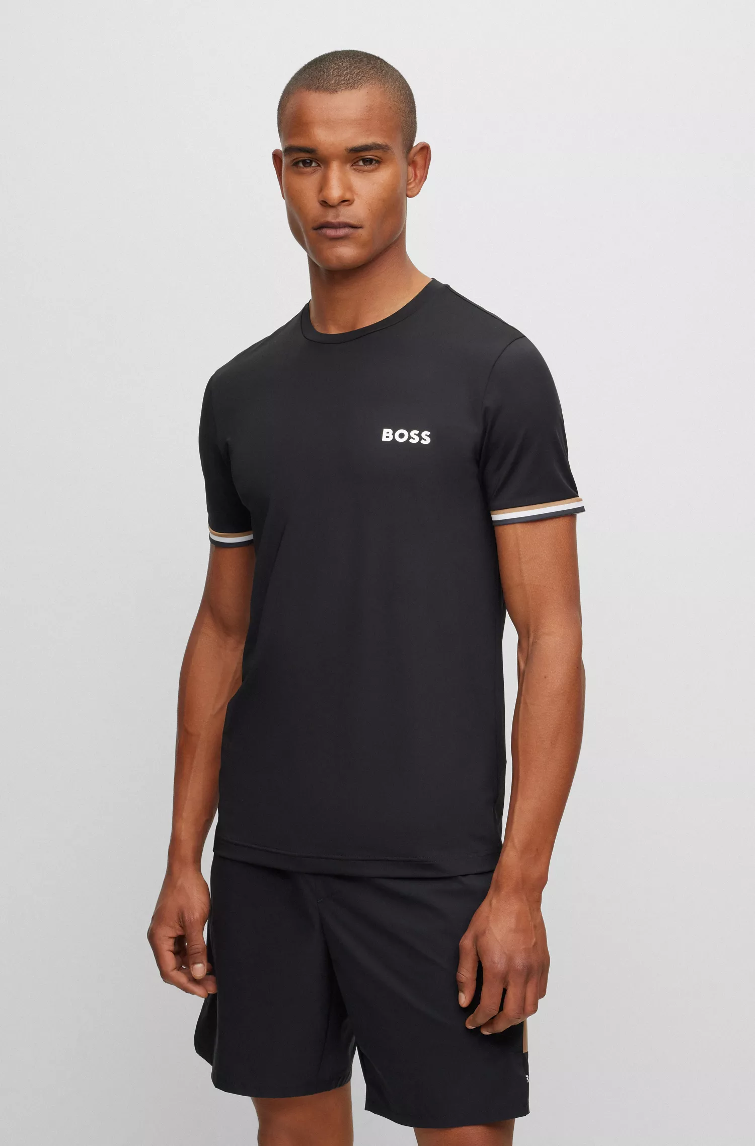 Camiseta BOSS Green - BOSS x Matteo Berrettini com gola redonda e listras características.