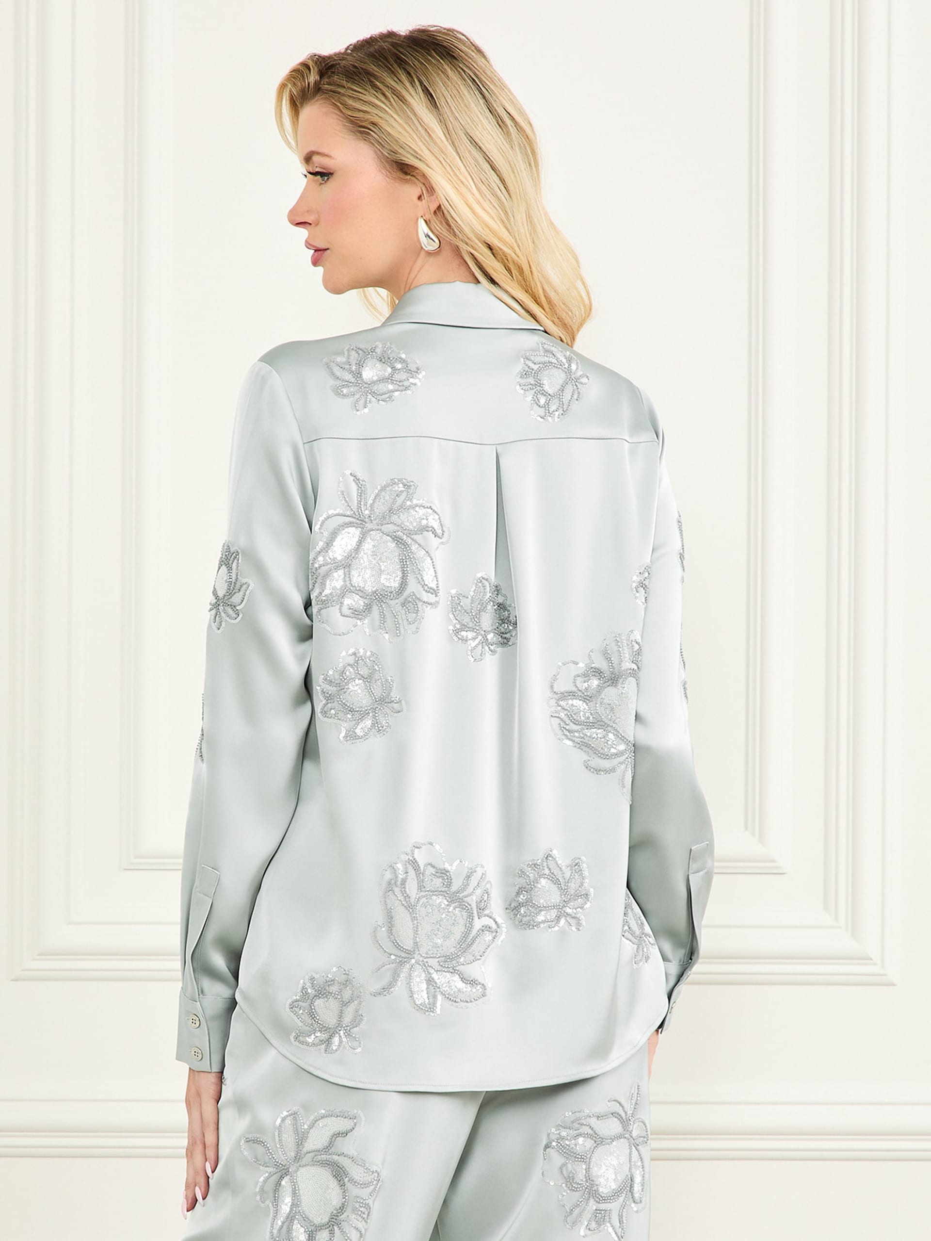 Camisa Gwen com Bordado de Flores