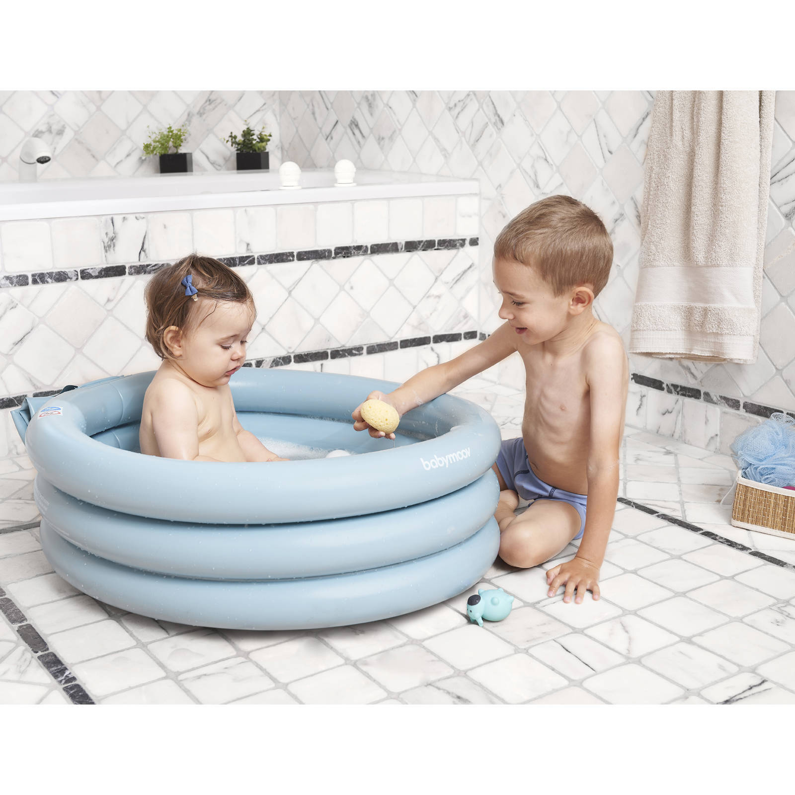Babymoov opblaasbaar babybadje Aqua Dots