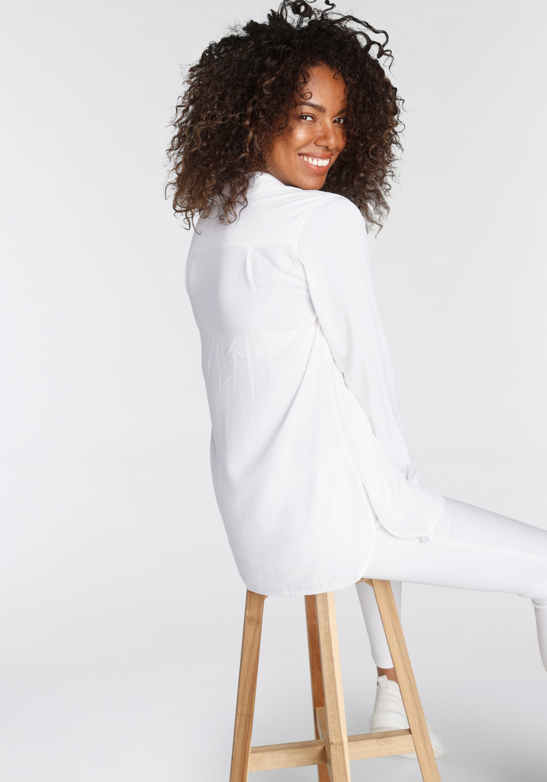 Tamaris Hemdbluse , im Oversize-Look mit Taschen