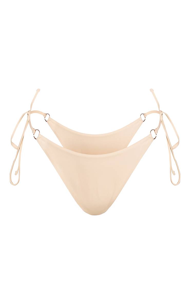 Crème Bas De Bikini Mini Avec Anneaux Et Liens Sur Les Côtés