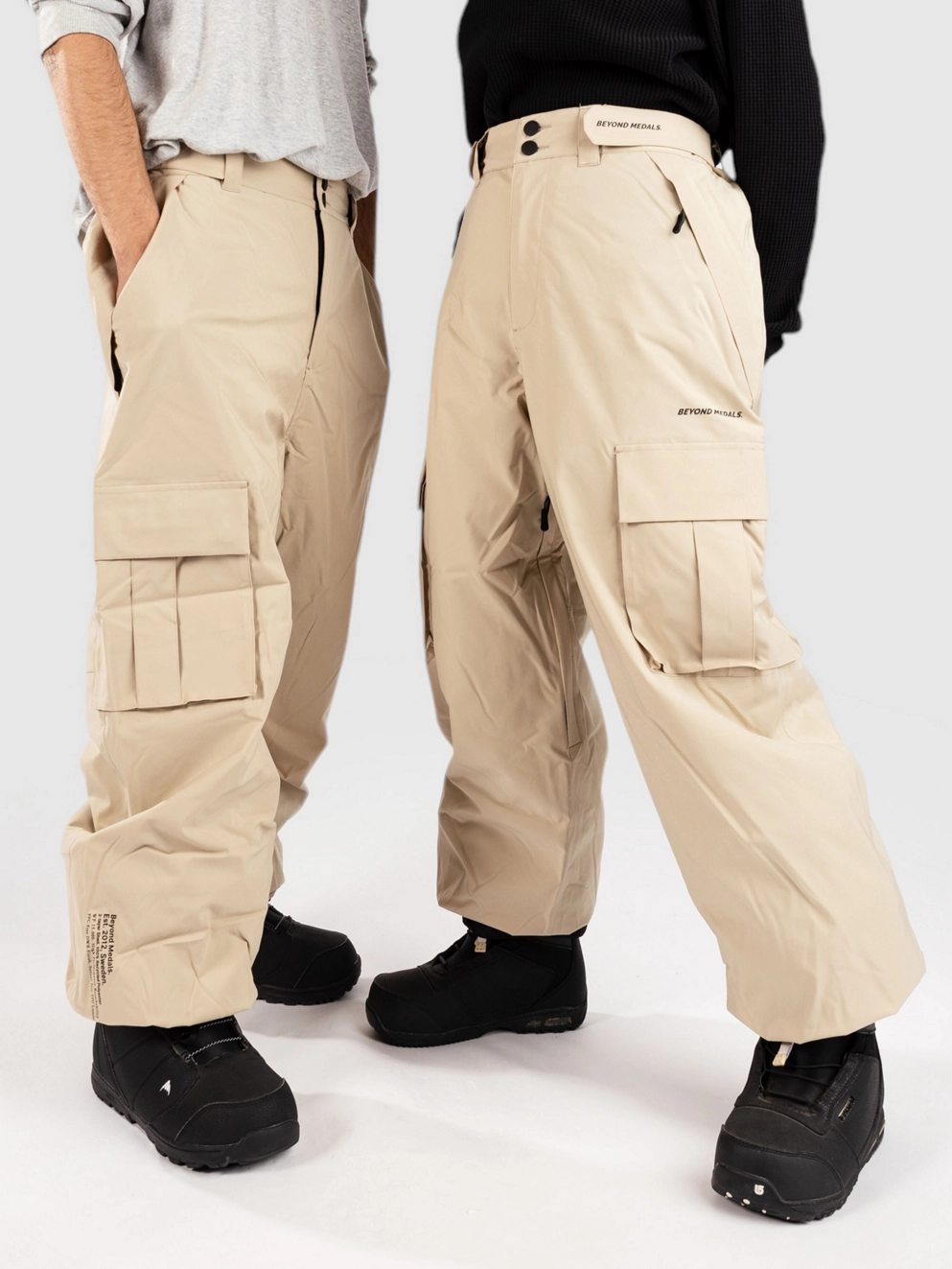 Beyond Medals Cargo 2L Pants beige