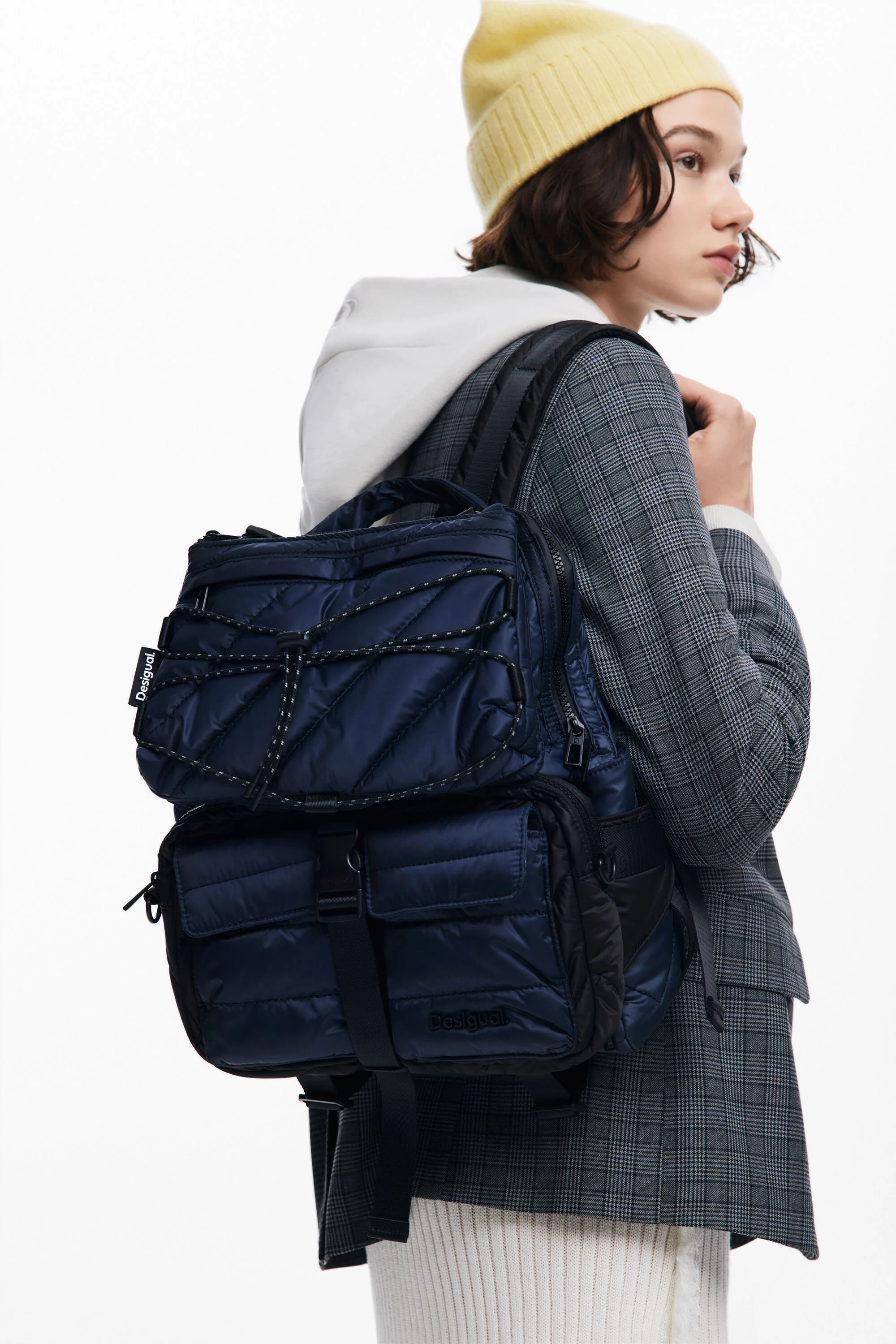 Mochila acolchoada com vários bolsos