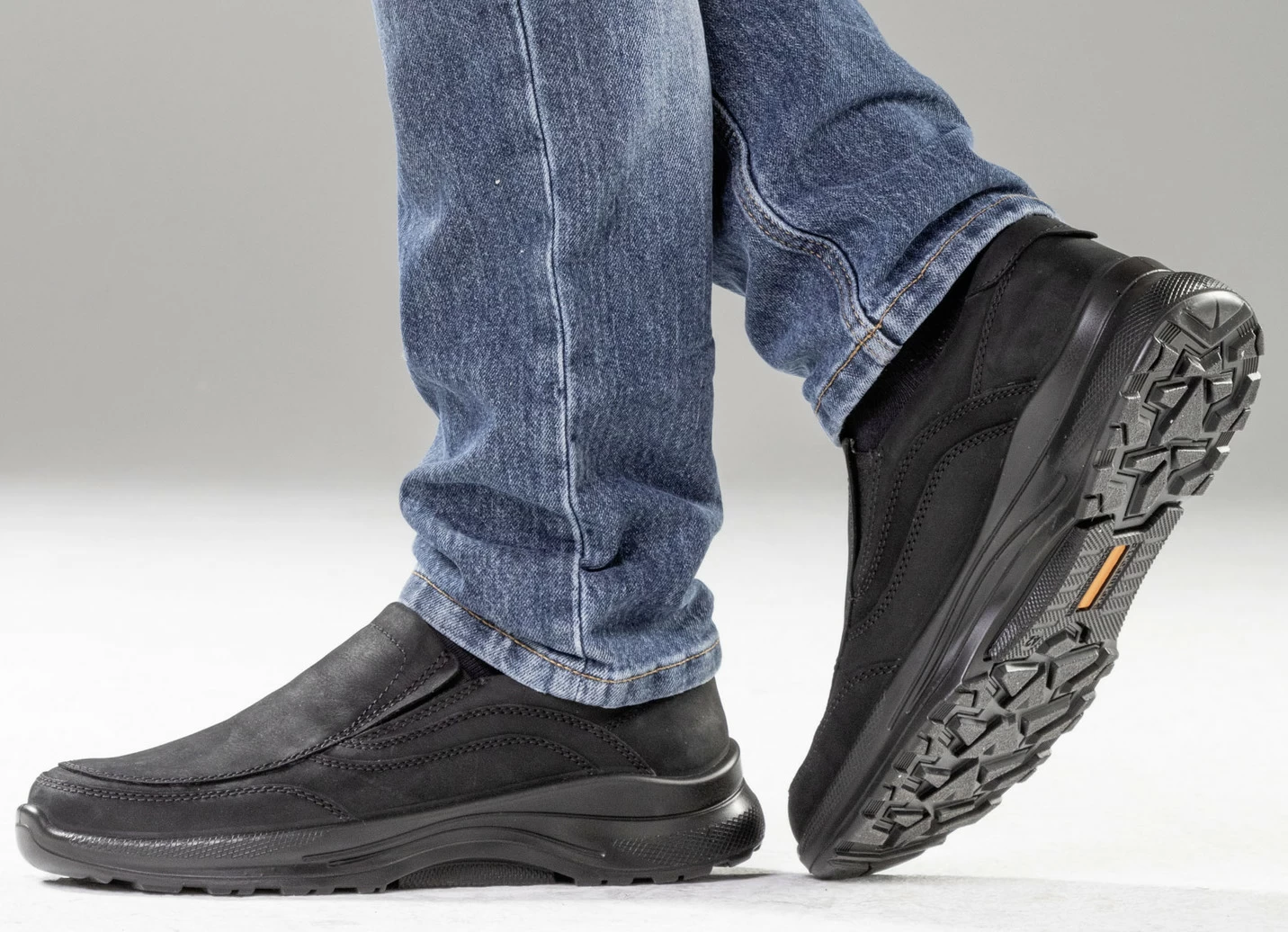 Slipper aus Nubukleder