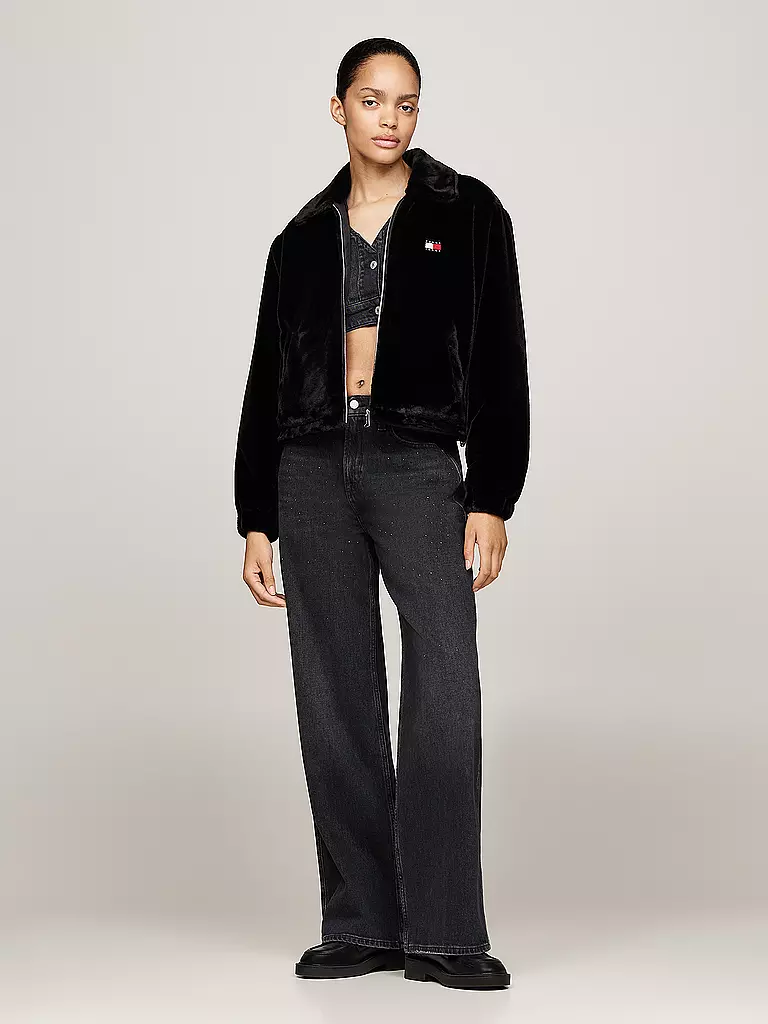 TOMMY JEANS Jacke in Felloptik schwarz