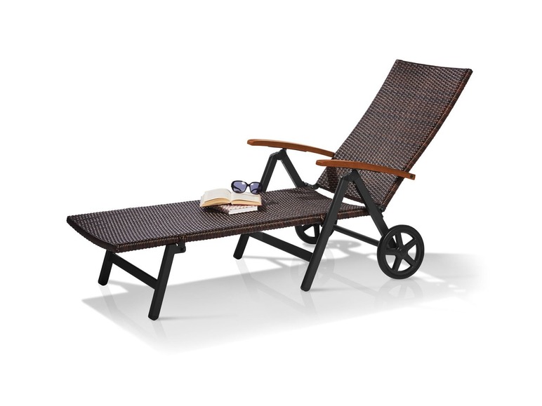 Wicker ligbed bruin