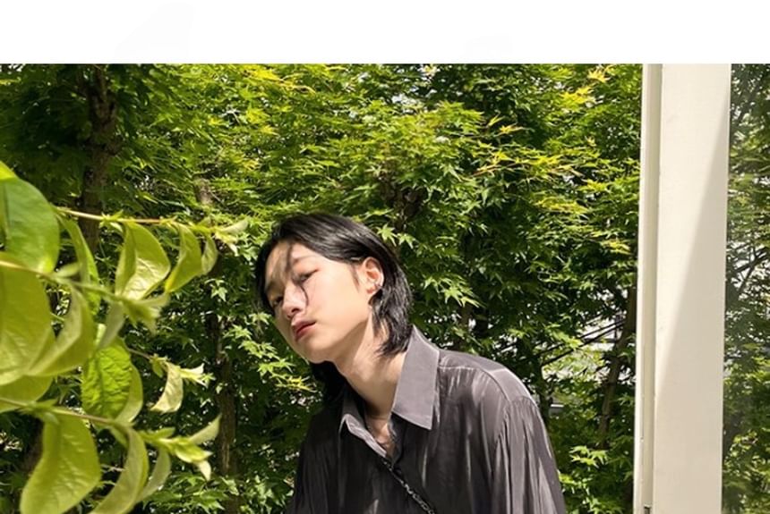 SeoulPop - Glanzend, losvallend overhemd met lange mouwen