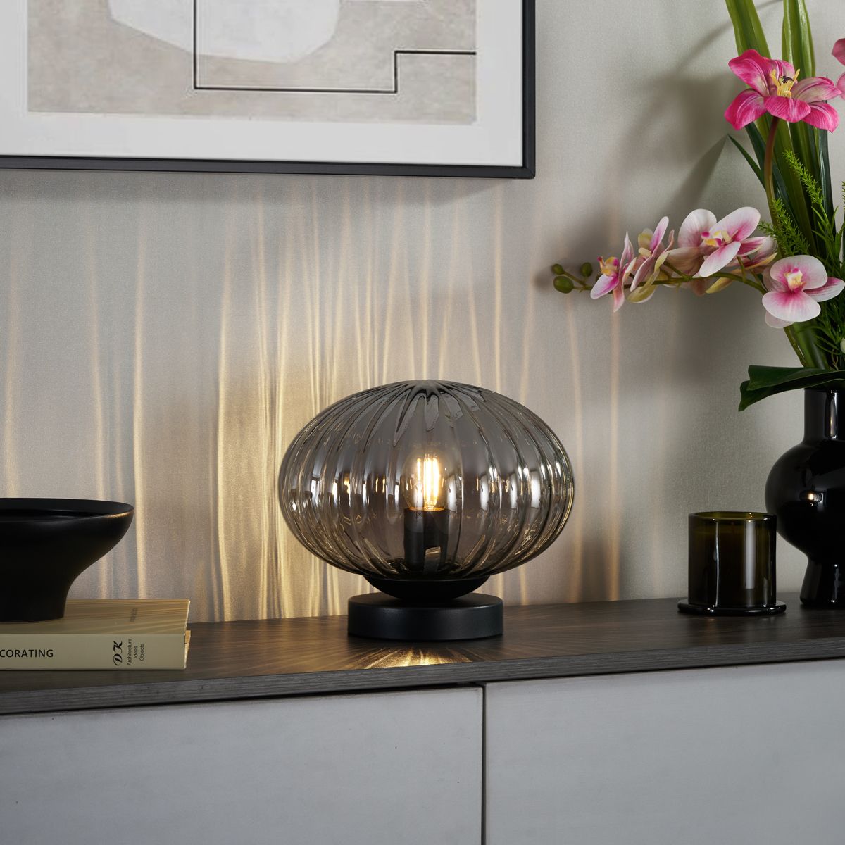 Design tafellamp zwart met smoke glas - Mochi