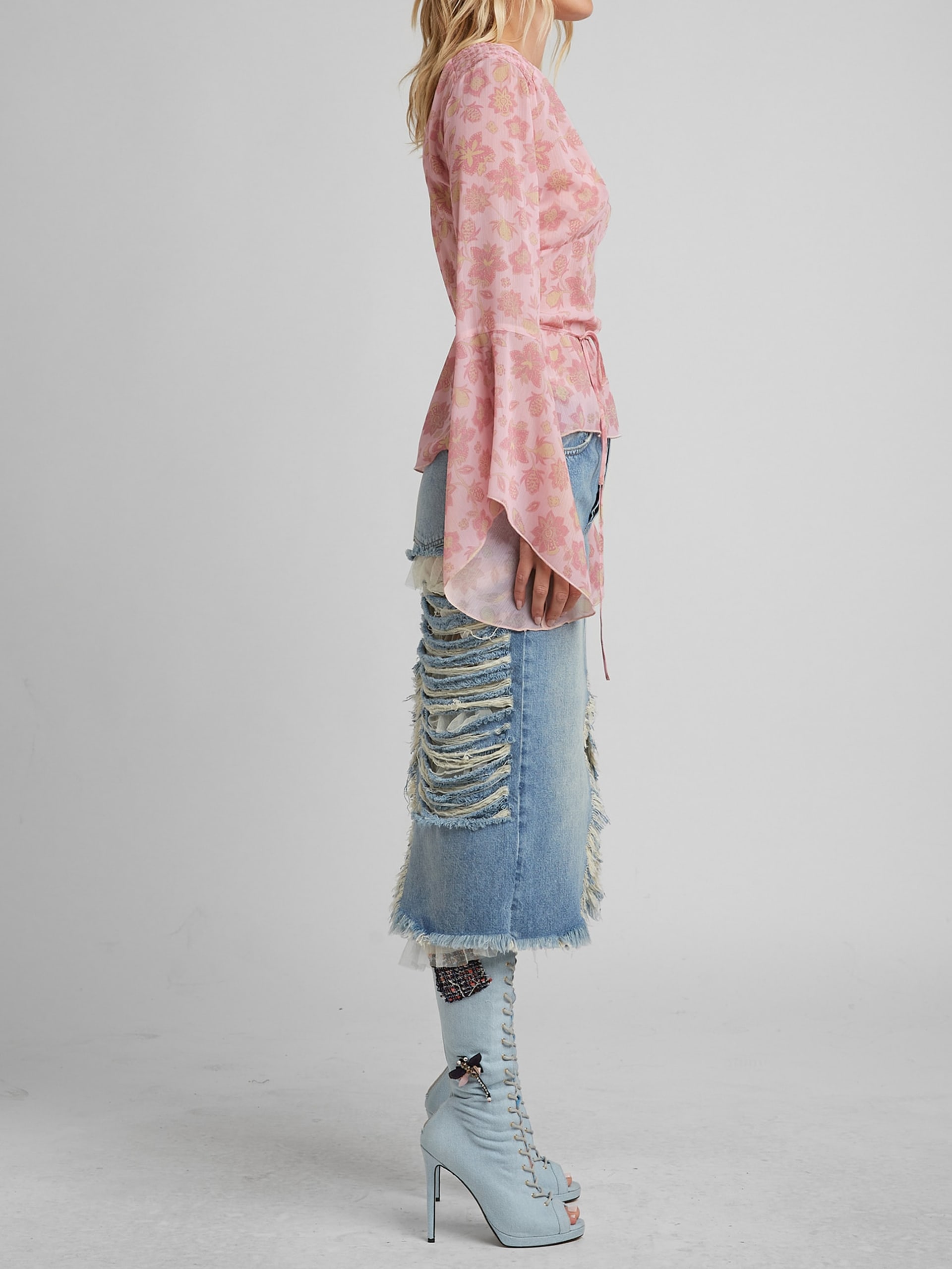 Saia jeans desgastada
