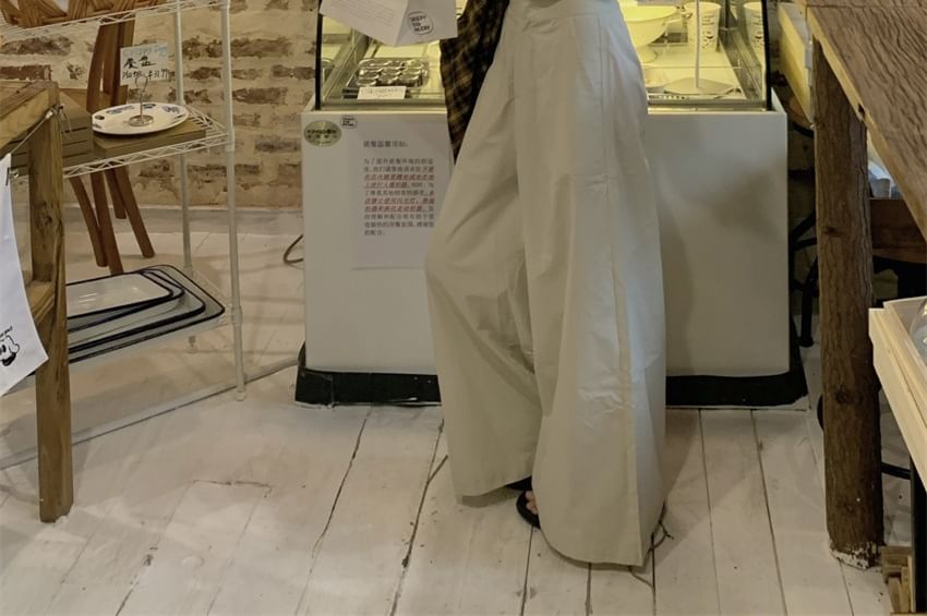 Trendycas - Tanktop met ronde hals en wijde pijpen / Broek met hoge taille en wijde pijpen