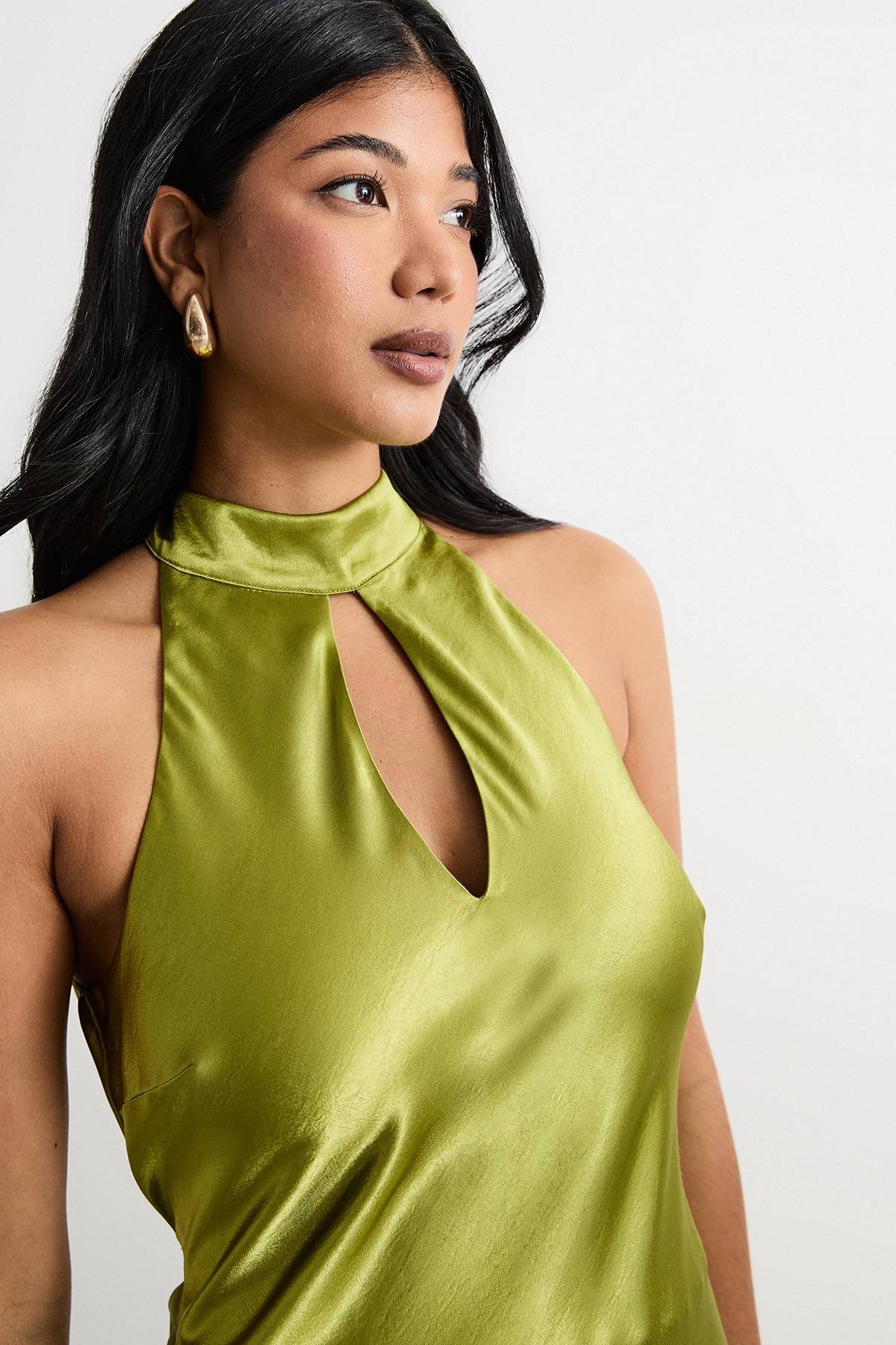 Warehouse Robe Maxi en Satin à Col Noué et Drapé Cowl