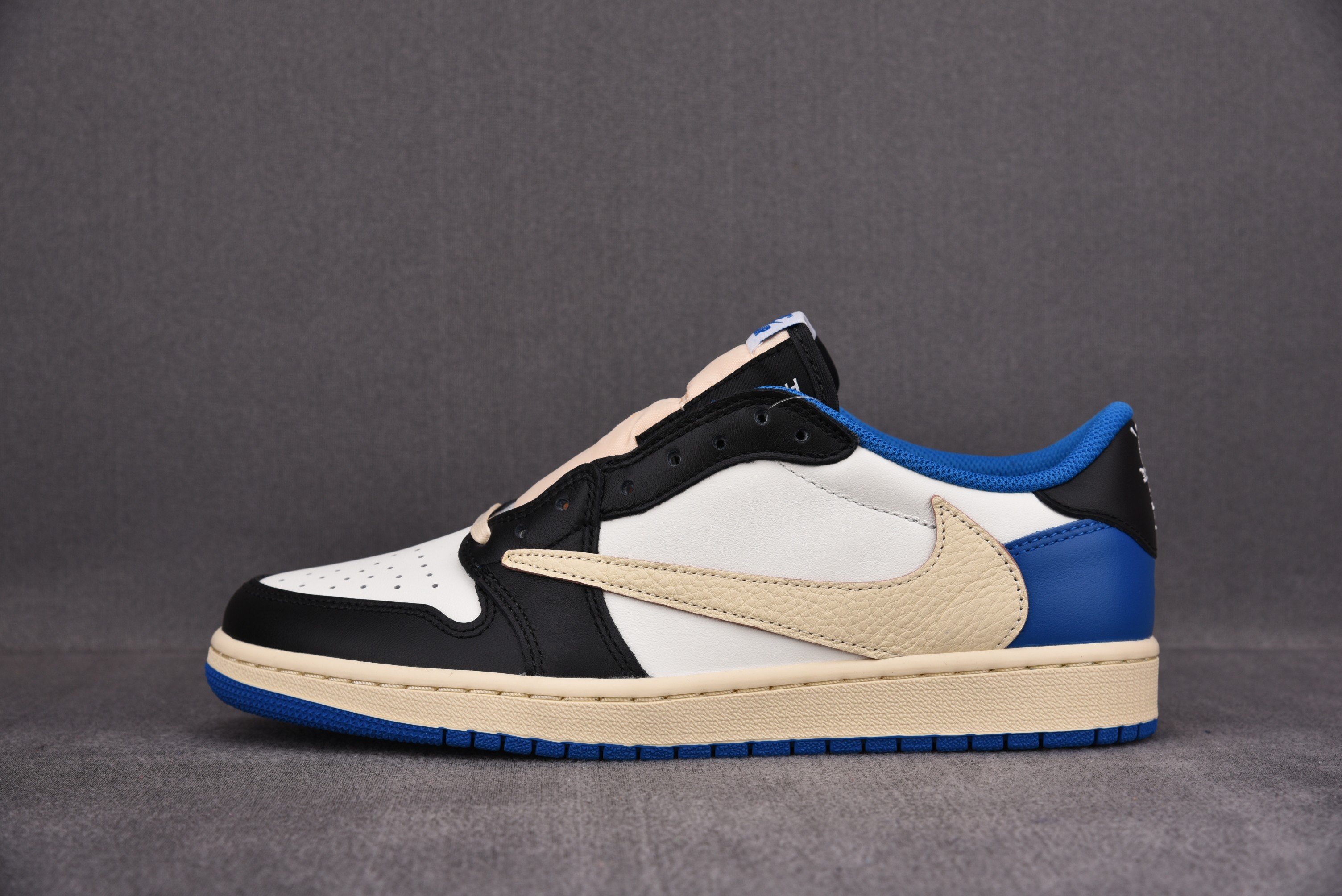Jordan 1 Low Fragment x Travis Scott