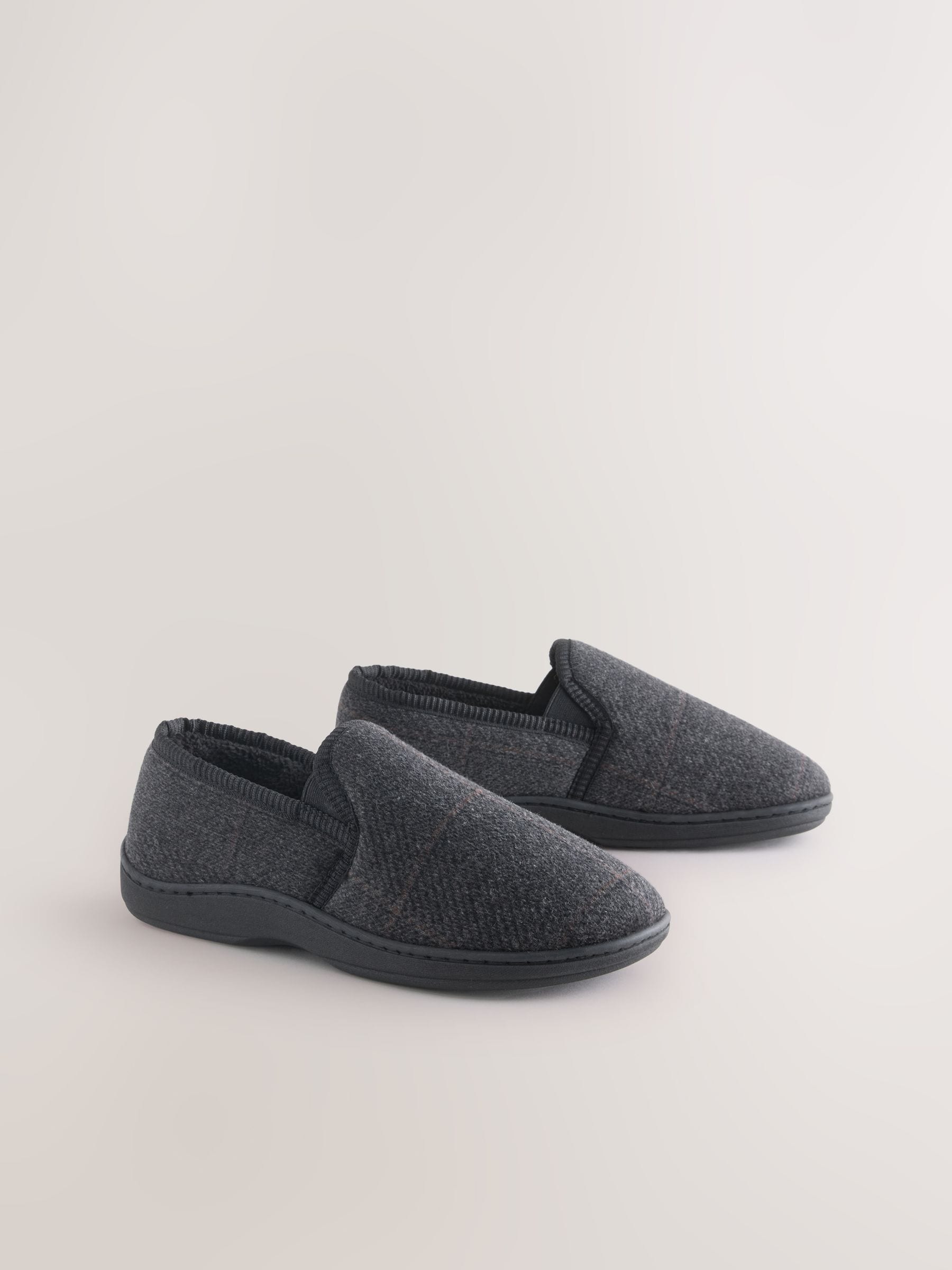 Zwart - Pantoffels met dichte hiel