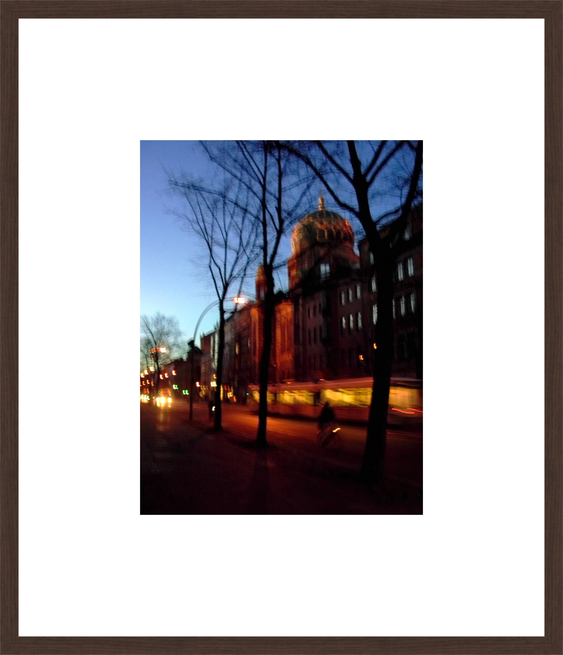 Synagoge by Robert Lebeck - Limited Edition. Edition of: 100. Signed.