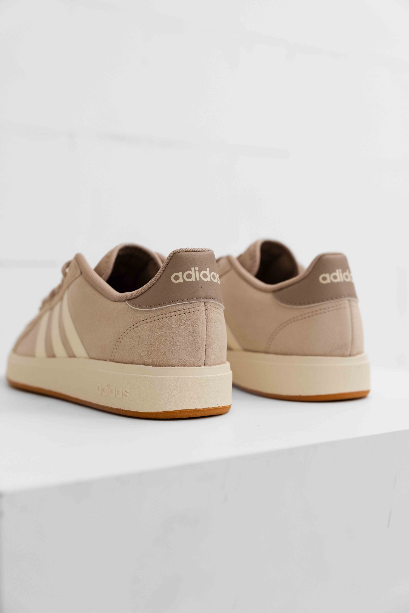Adidas Grand Court Base 00s Sneakers Unisex Beige