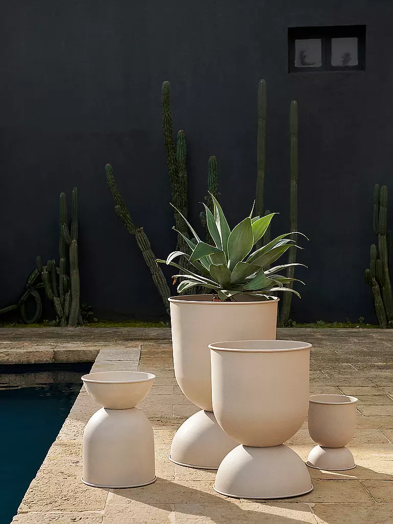 FERM LIVING Blumentopf - Hourglass Pot Medium Beige  beige