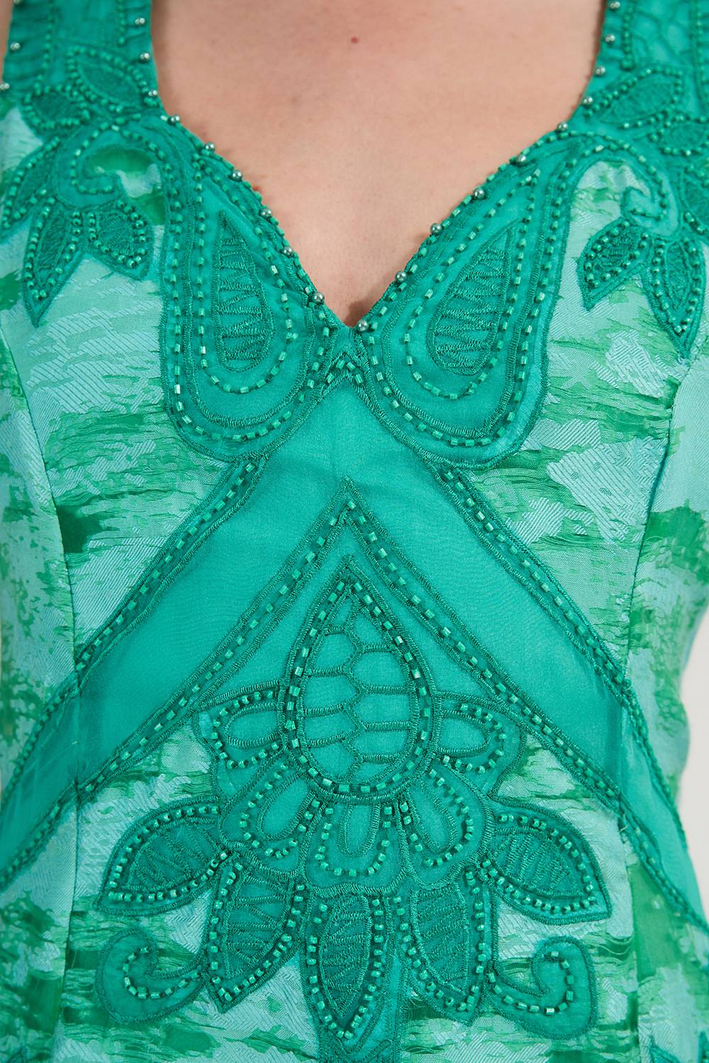 KarenMillen Robe maxi tissée à décolleté en V profond, ornée de motifs tropicaux Burnout