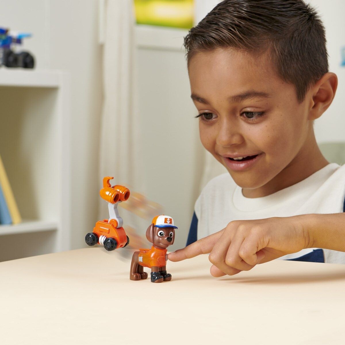 Paw Patrol - Zuma Figur Med Tilbehør - 7 CM