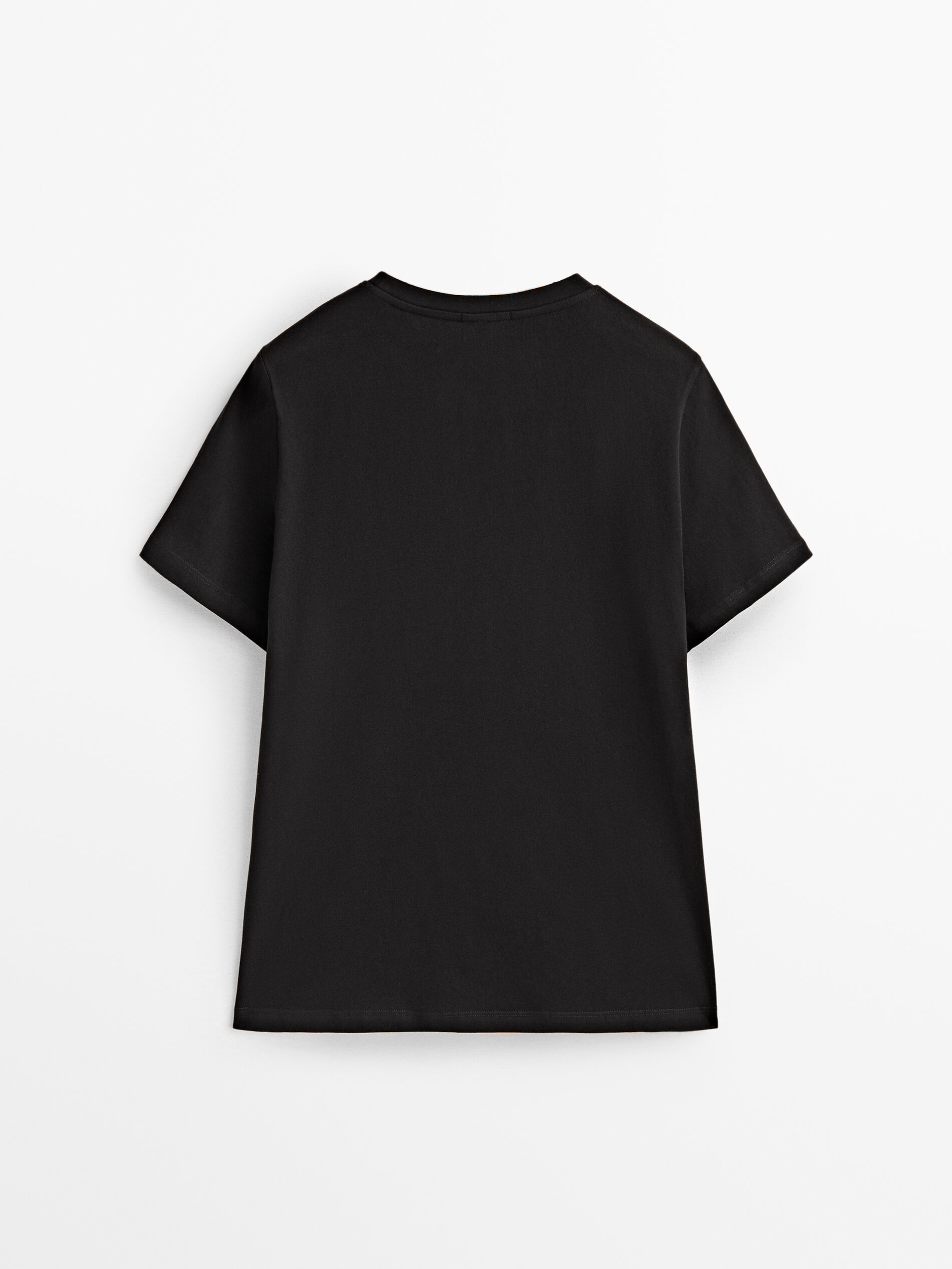 Camiseta de algodão com detalhe de botão - PRETA