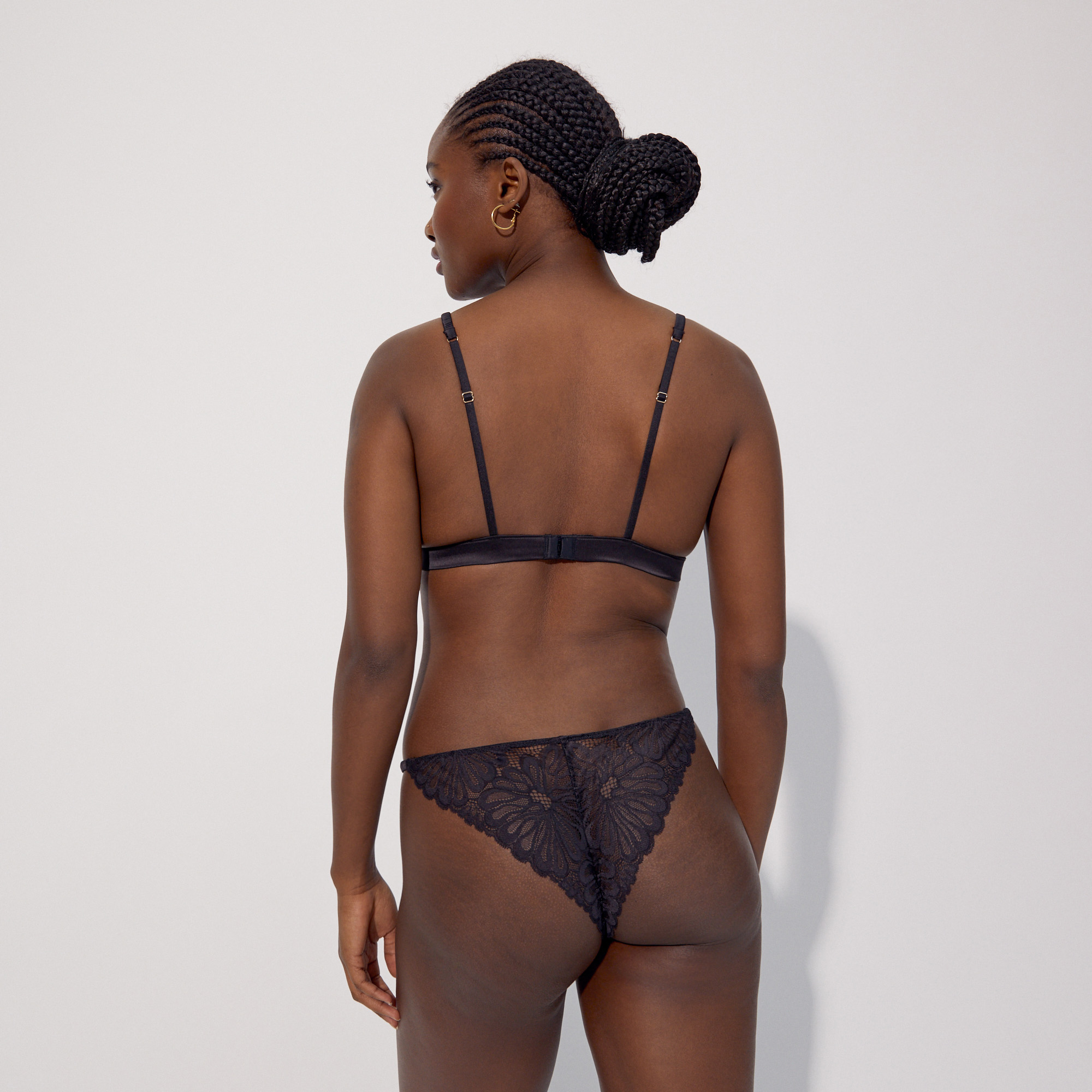 Soutien-gorge triangle en dentelle et satin