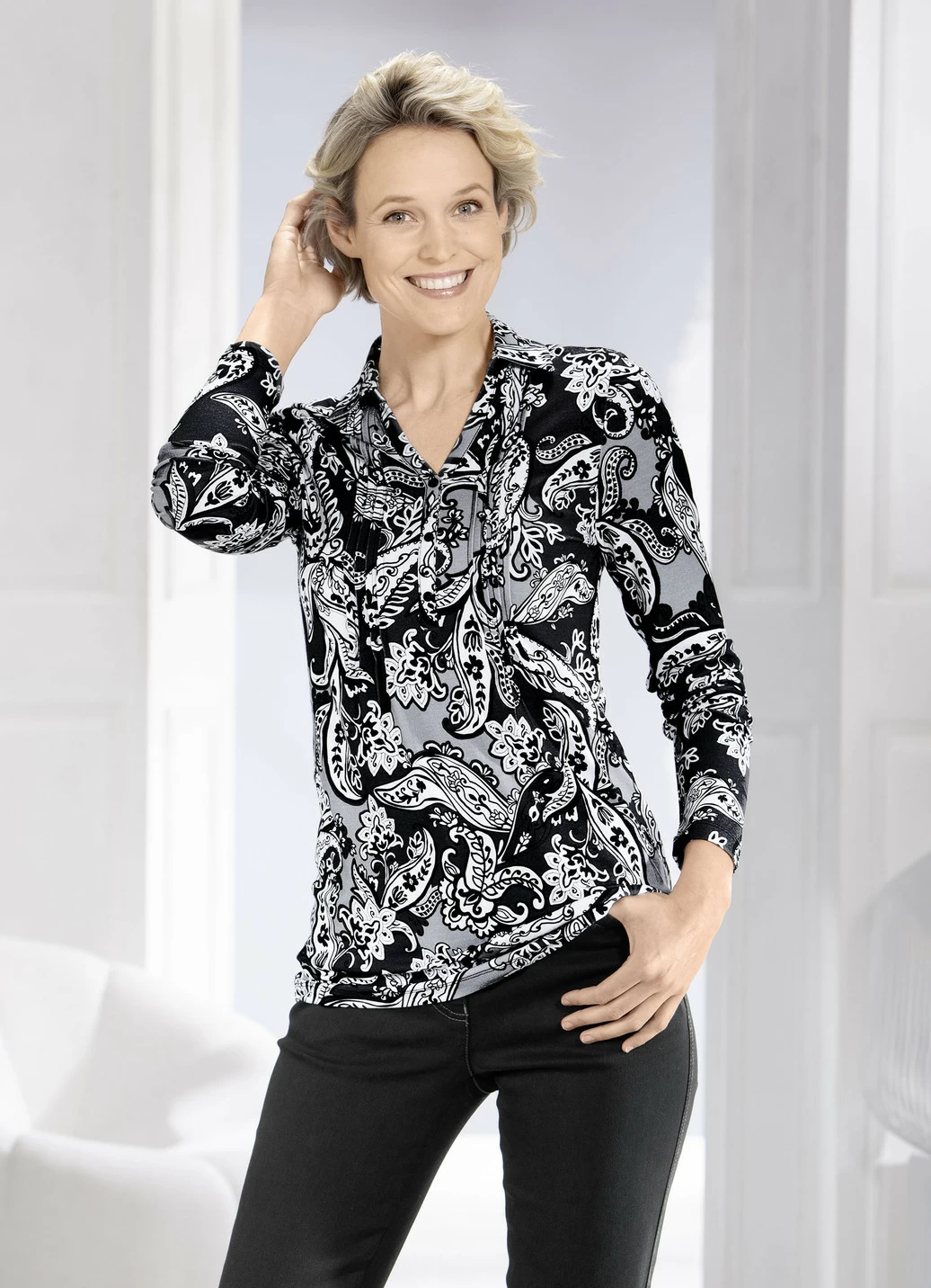 Poloshirt mit Biesenverarbeitung in 2 Farben