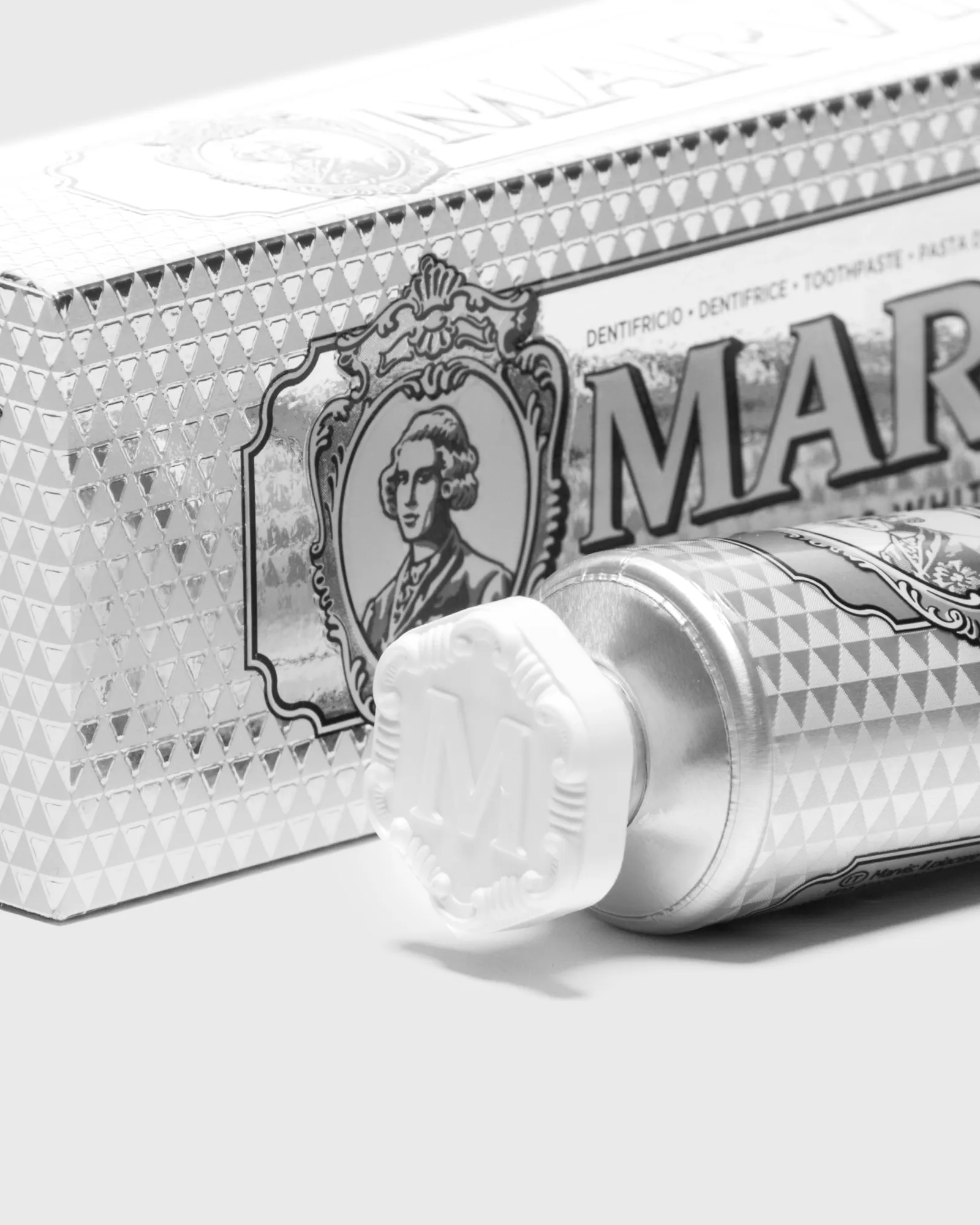 MARVIS Toothpaste Smokers Whitening Mint - 85 ml