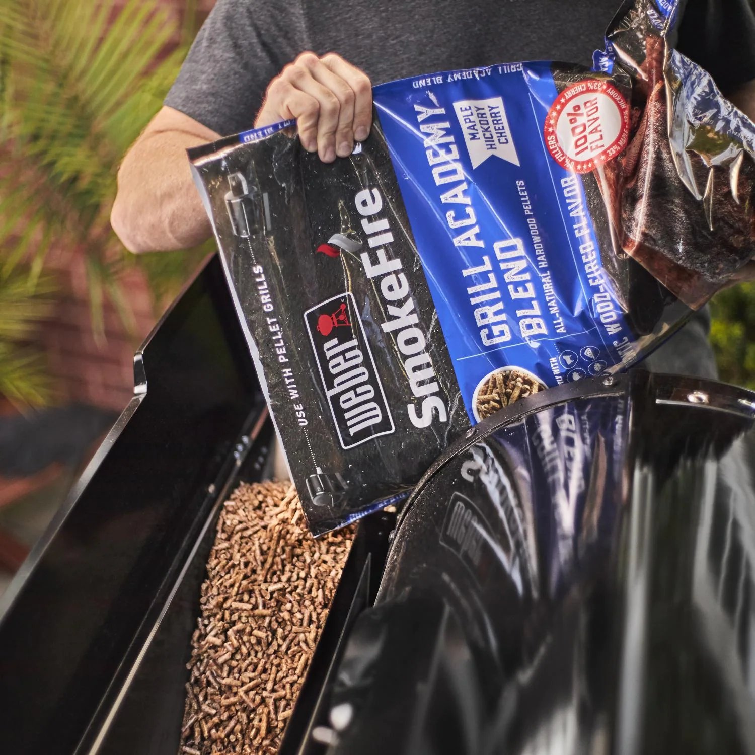 Churrasqueira a pellets e lenha Weber SmokeFire EX4 Gen 2 de 24 polegadas com Wi-Fi integrado - 22510201