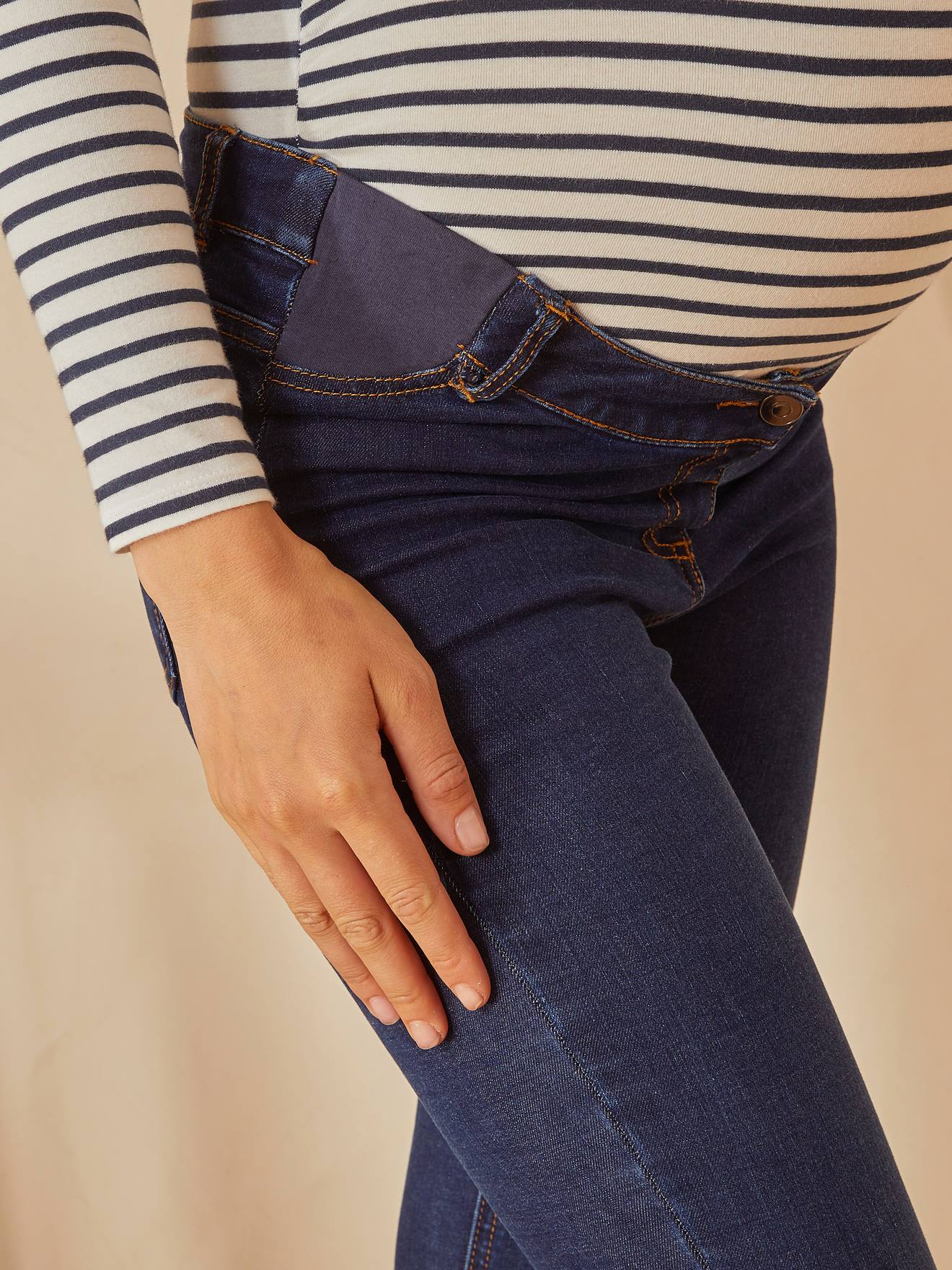 Calça jeans skinny azul-escura lisa para gestantes