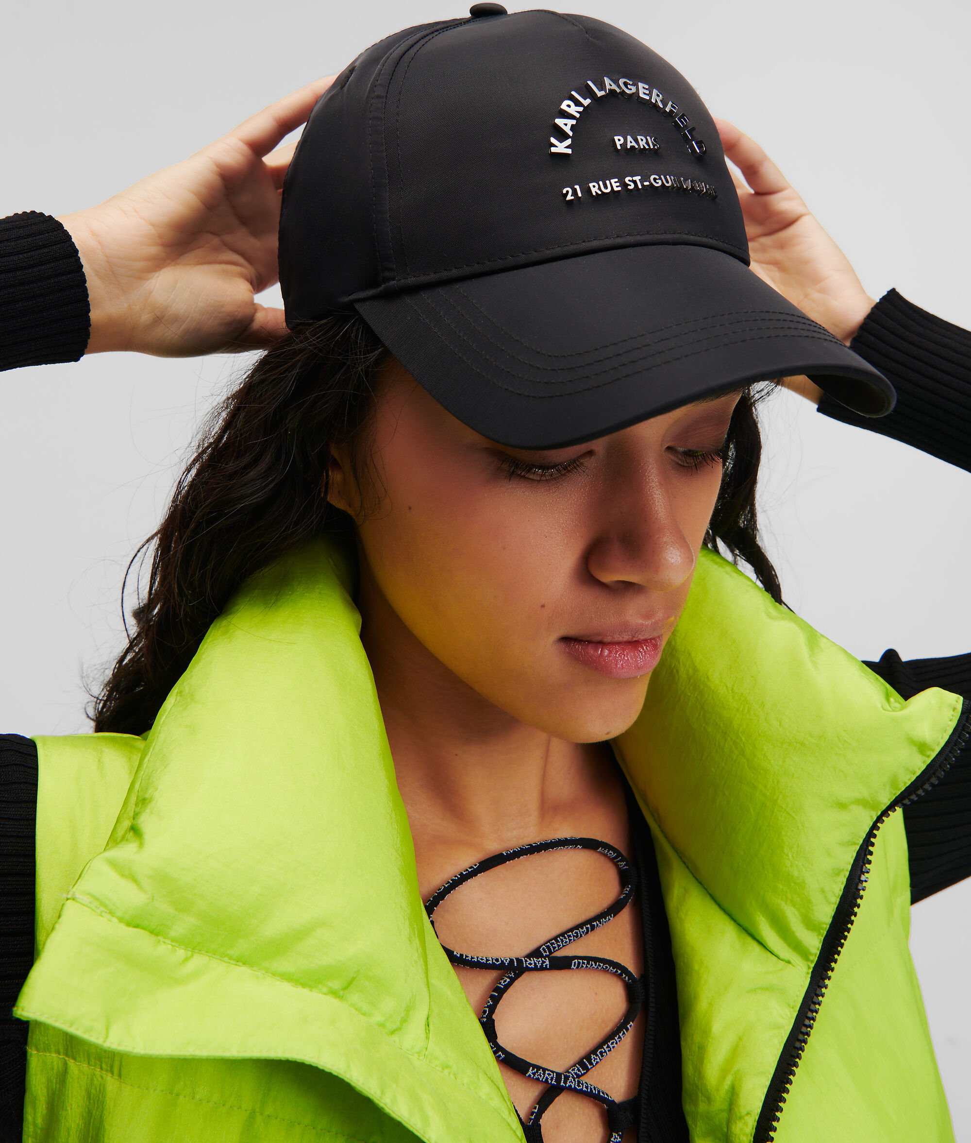 CASQUETTE EN NYLON RUE ST-GUILLAUME