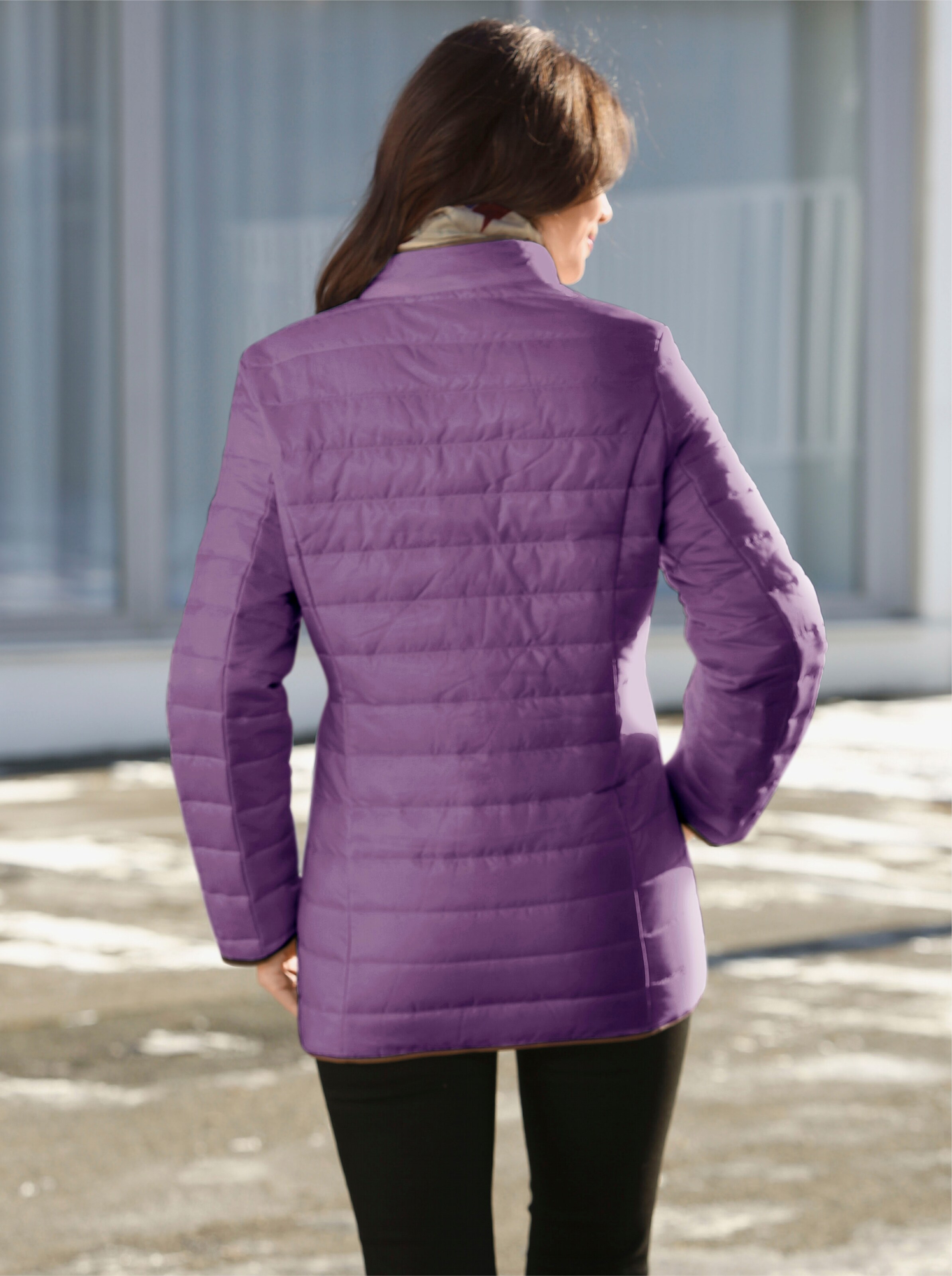 Steppjacke mit kontrastfarbigem Futter