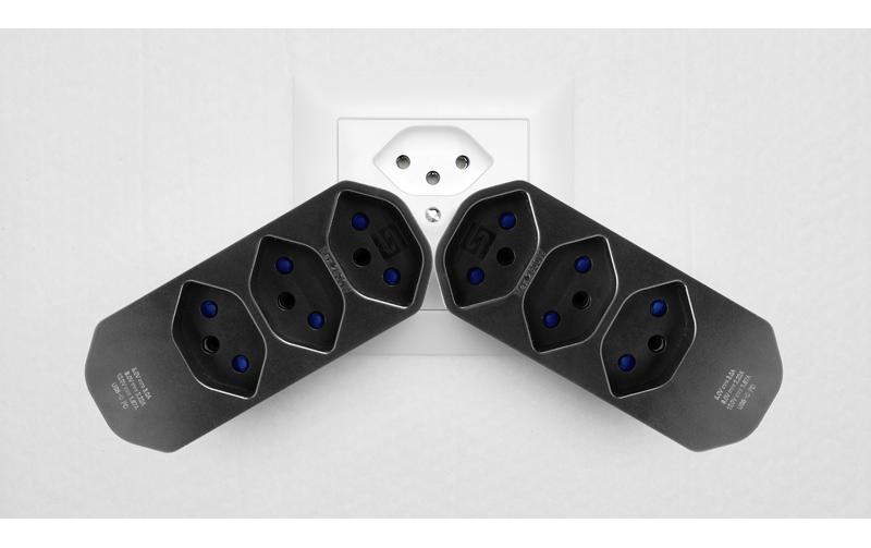 Mehrfachstecker 3 x T13, drehbar 320°, SchwarzMehrfachadapter Mantra mit 1 x USB-C Power Delivery