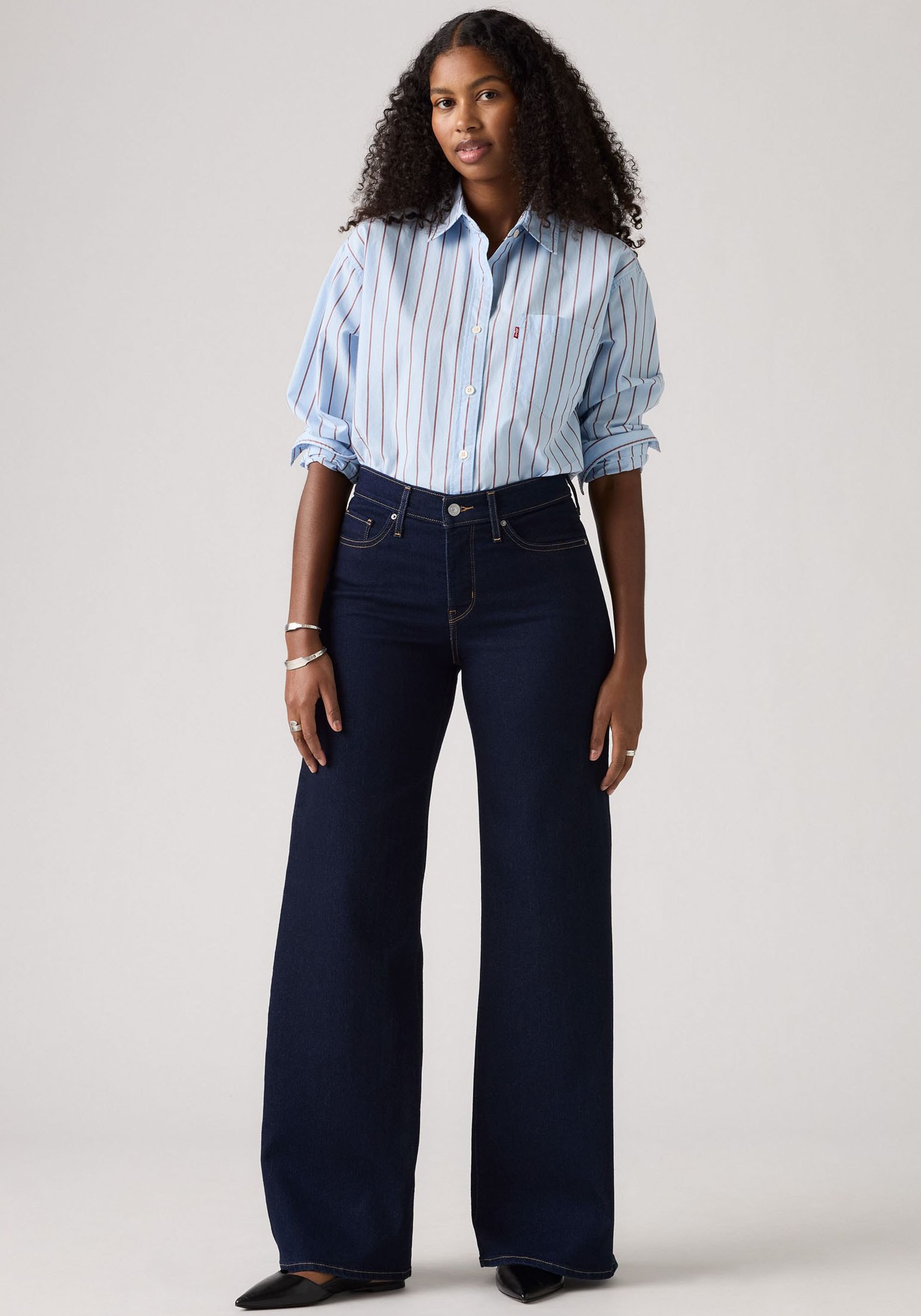 Levi's® Weite Jeans »Jeans 318 SHAPING«, im Five-Pocket Style