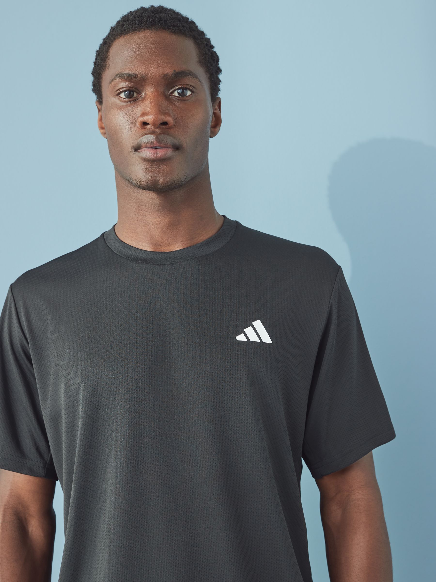 Zwart - adidas Train Essentials trainingsshirt