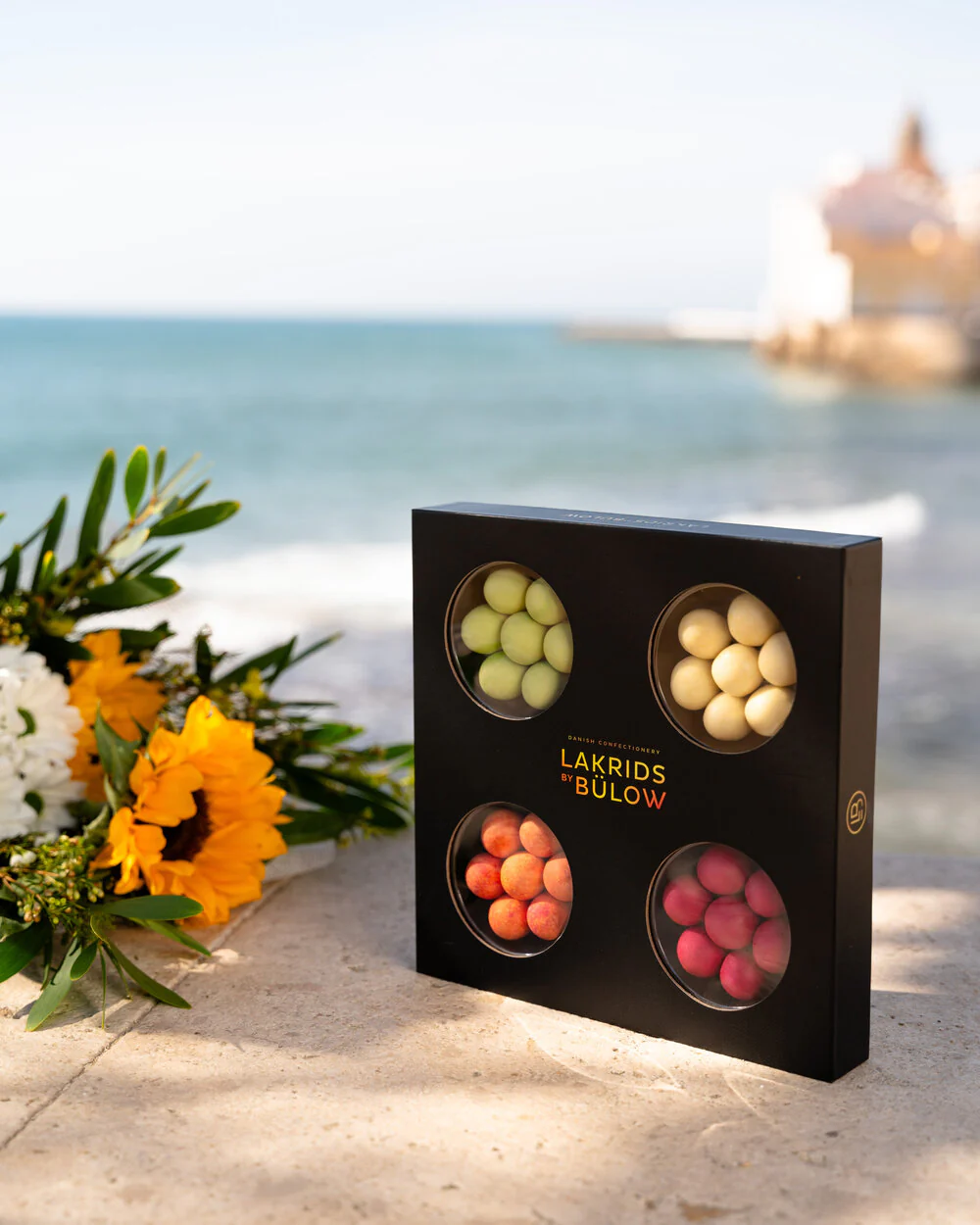 Lakrids by Bülow  Small Selection Box fruit
