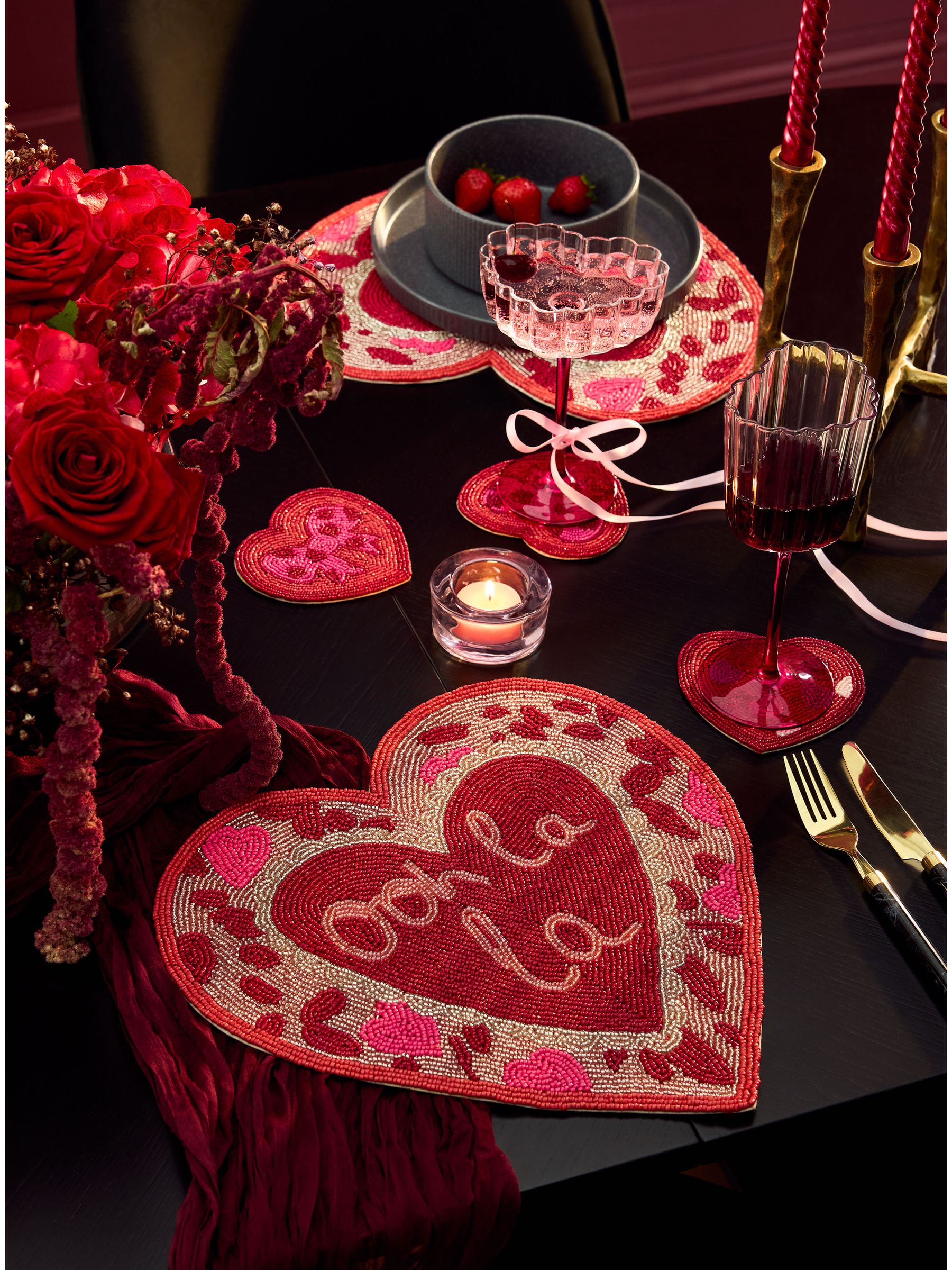 Set of 2 Scalloped Heart Cocktail Glasses