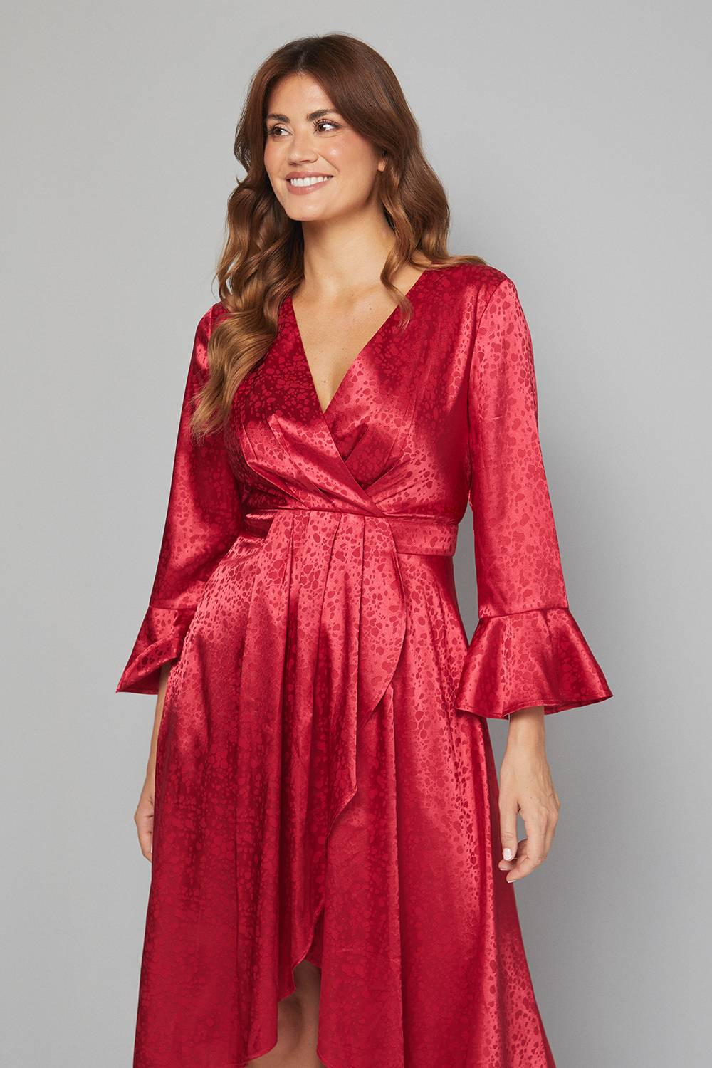 Wallis Robe Portefeuille en Satin Jacquard à Volants