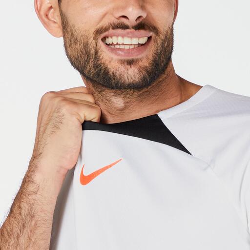 Academia Nike