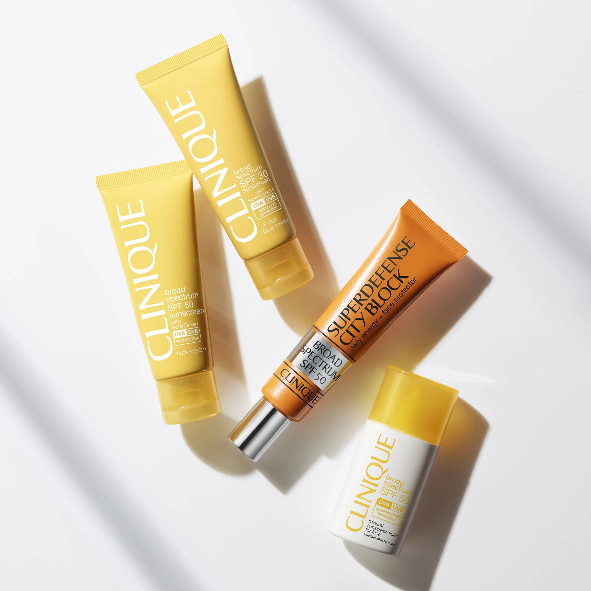 Superdefense City Block SPF 50 - Protecteur Quotidien Visage Énergisant SPF 50 |