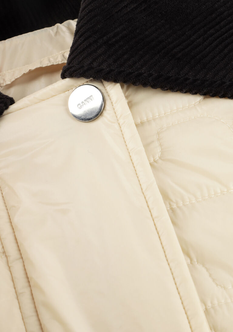 beige ganni jassen shiny quilt jacket