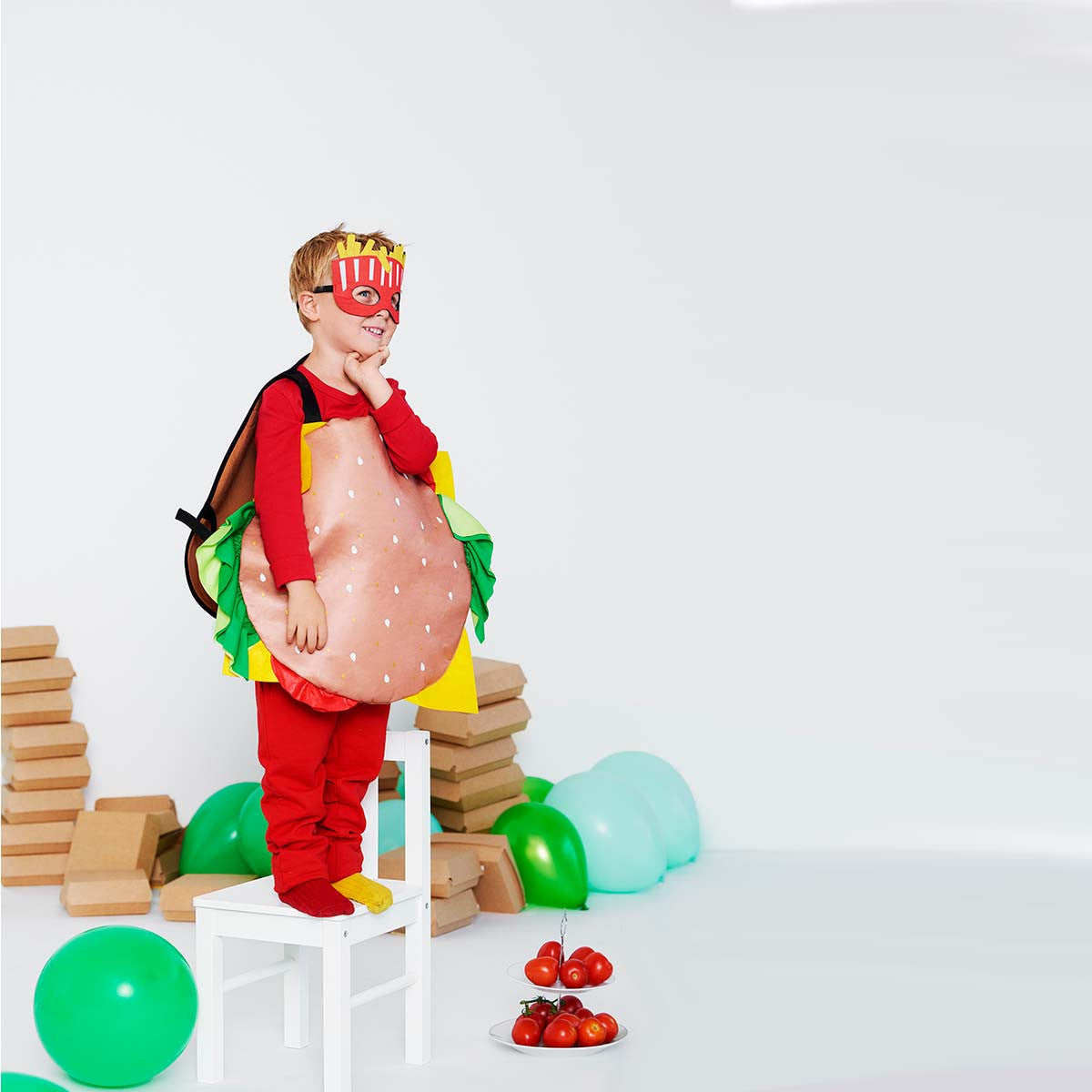 Kostume. 4-8 år
