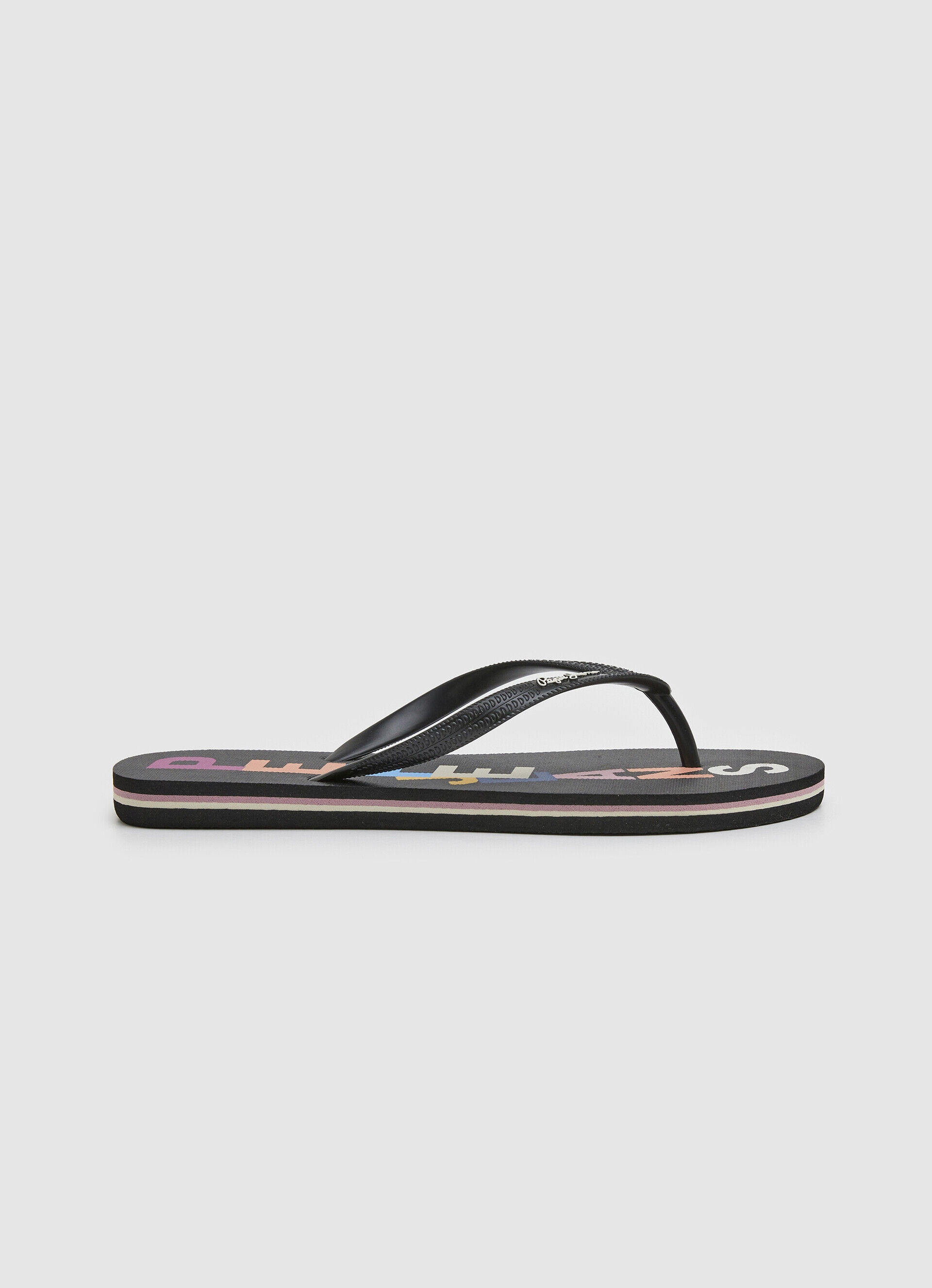 Chinelo de praia com estampa de letras de rastelo - preto