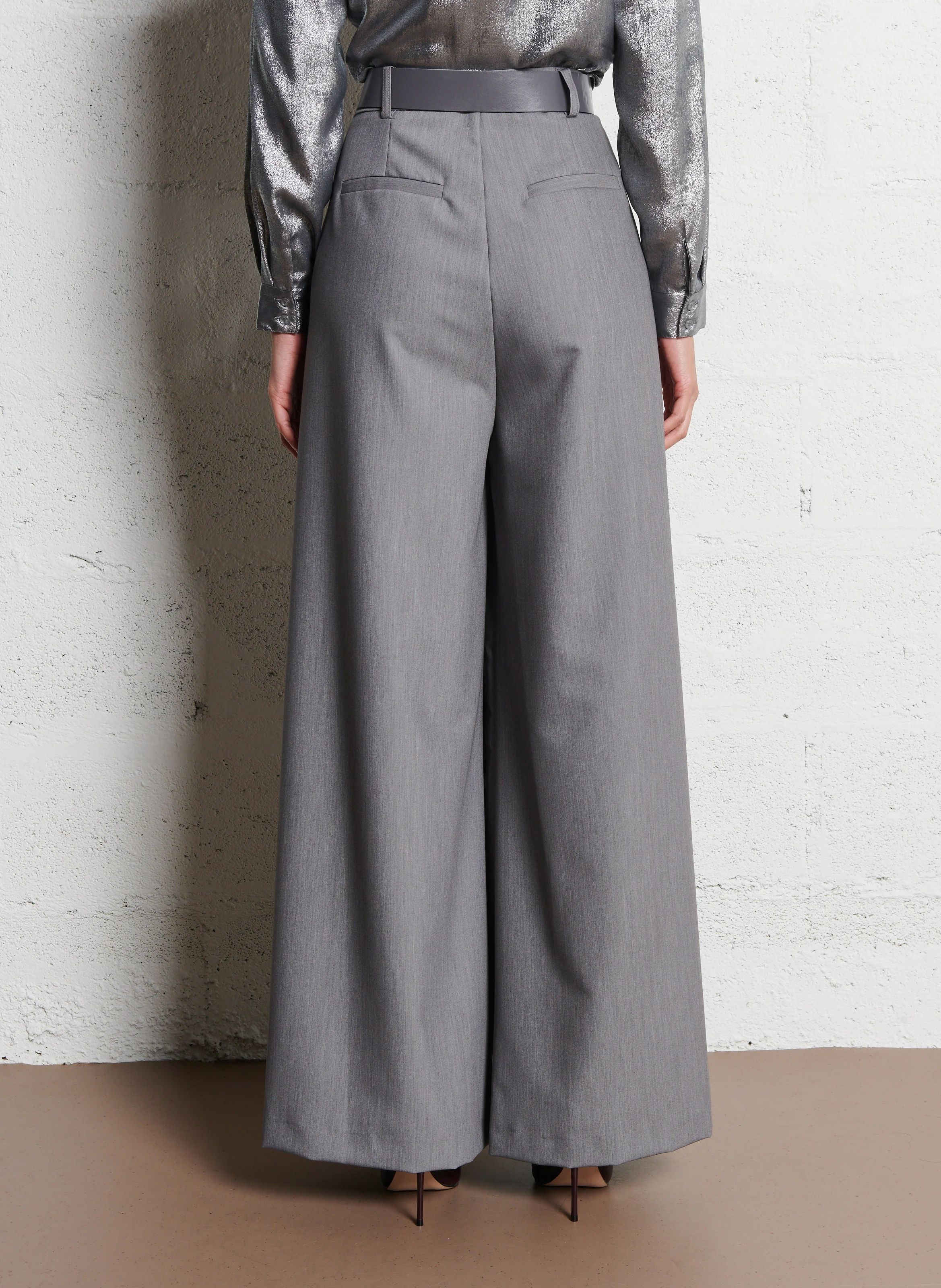 Pantalon palazzo à ceinture| Gris