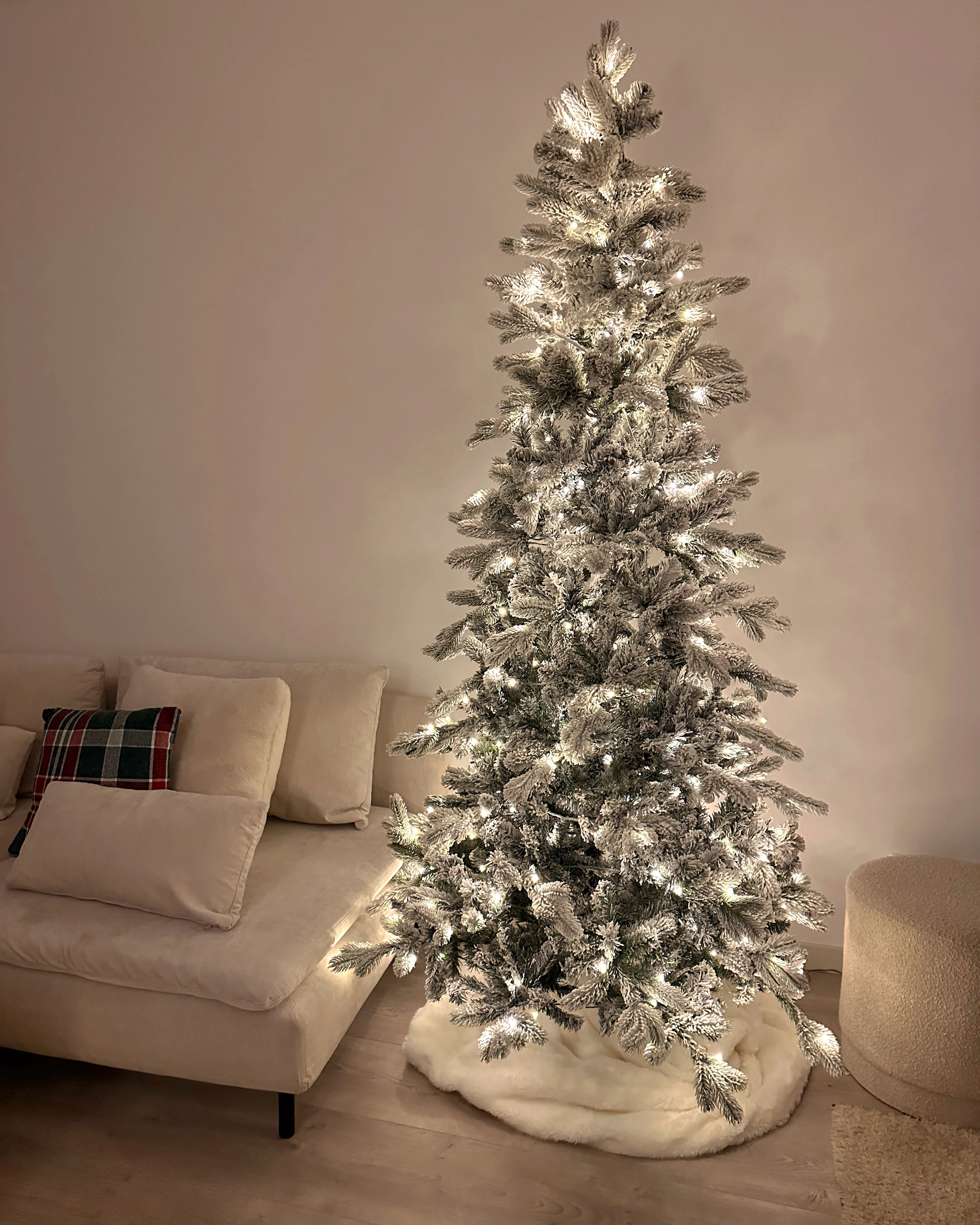 Besneeuwde kunstkerstboom LED TATLOW 210 cm Groen