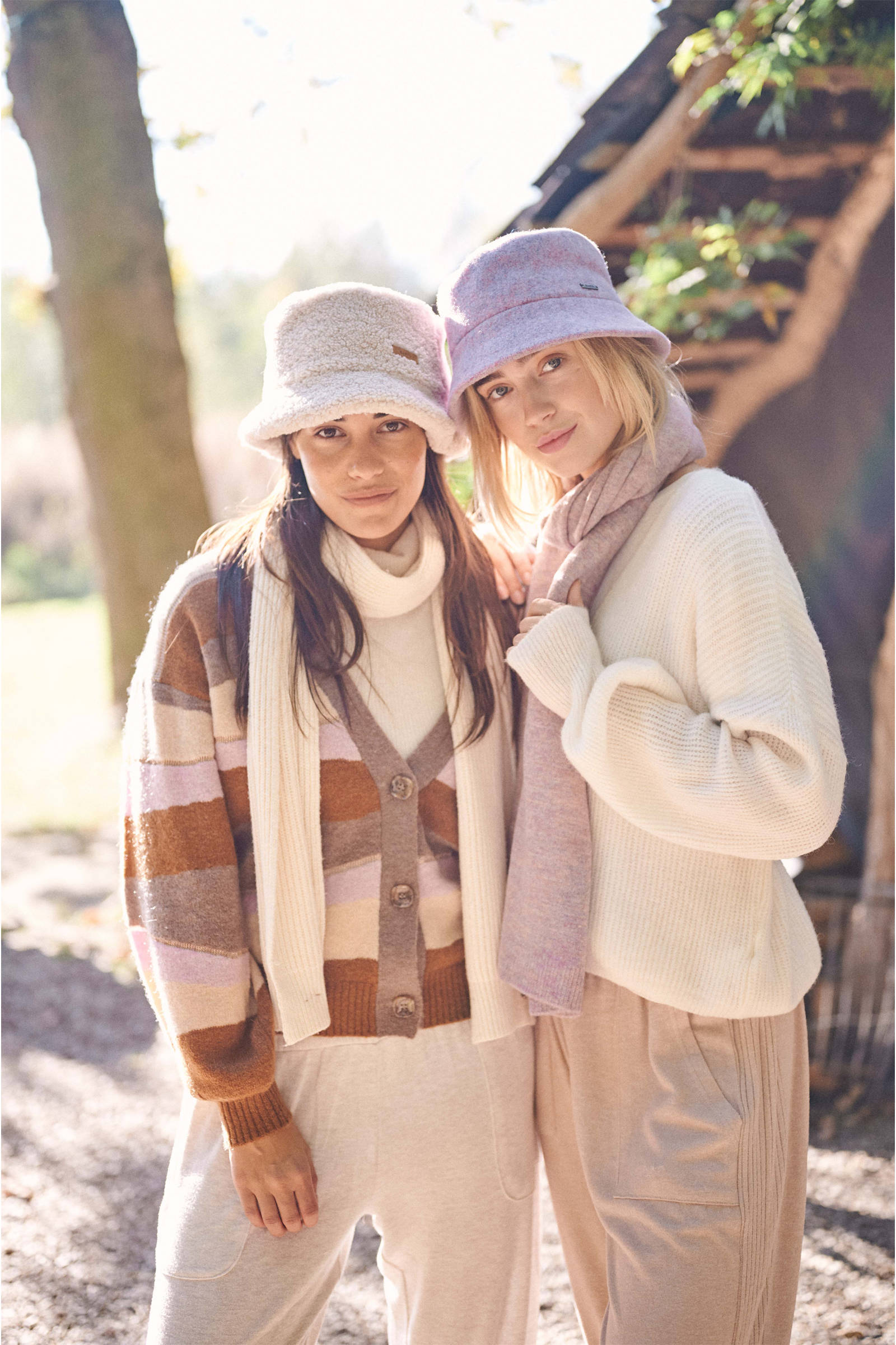 Barts teddy bucket hat ecru