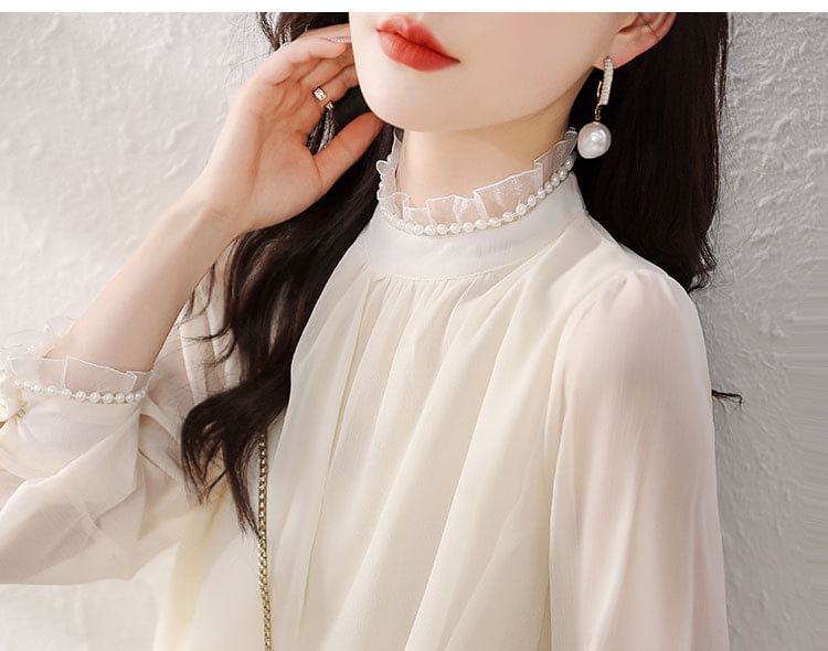 malabar - Blouse met lange mouwen en een mockneck, effen volantrand en imitatieparels