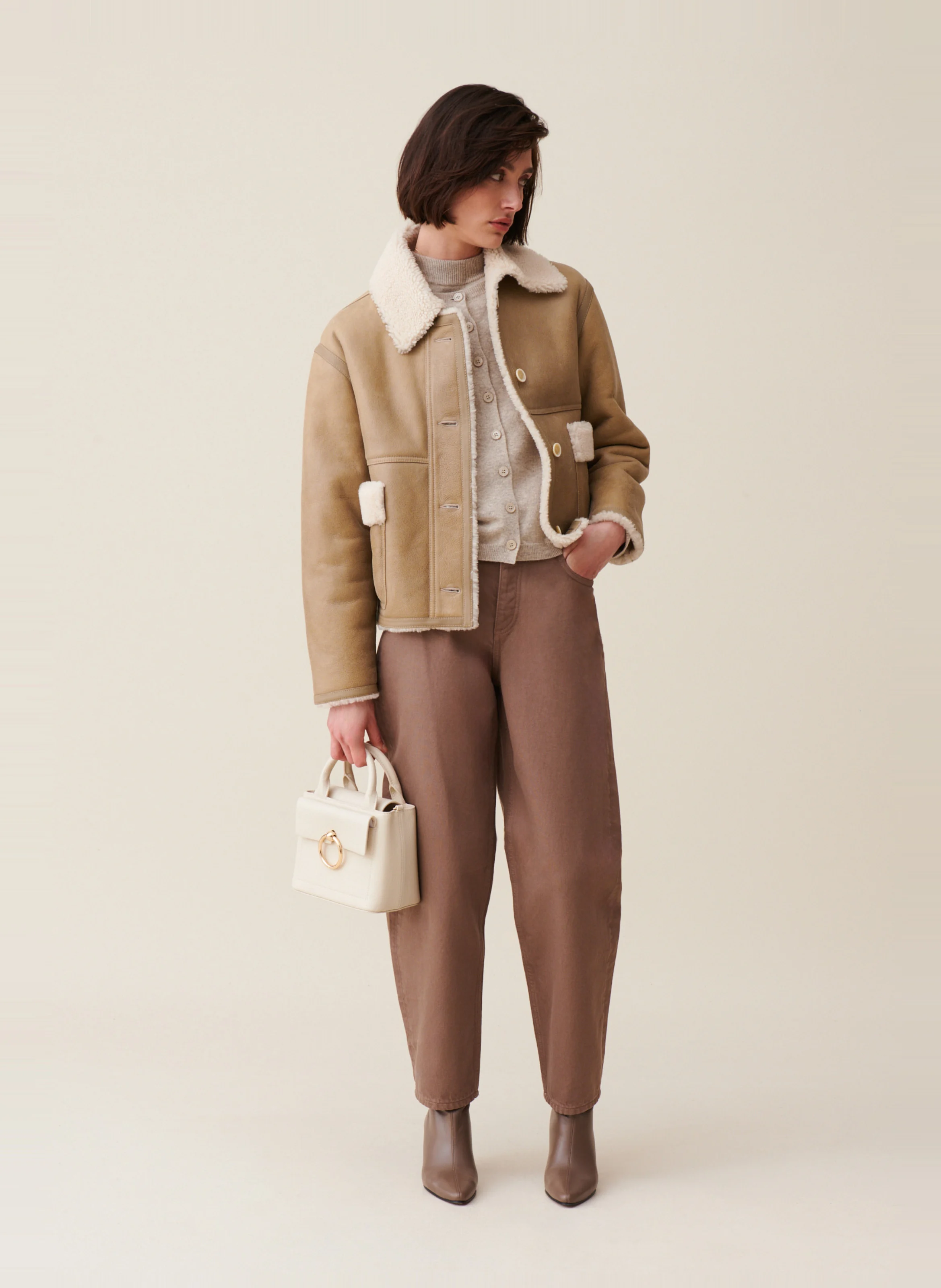 Veste courte en cuir| Beige