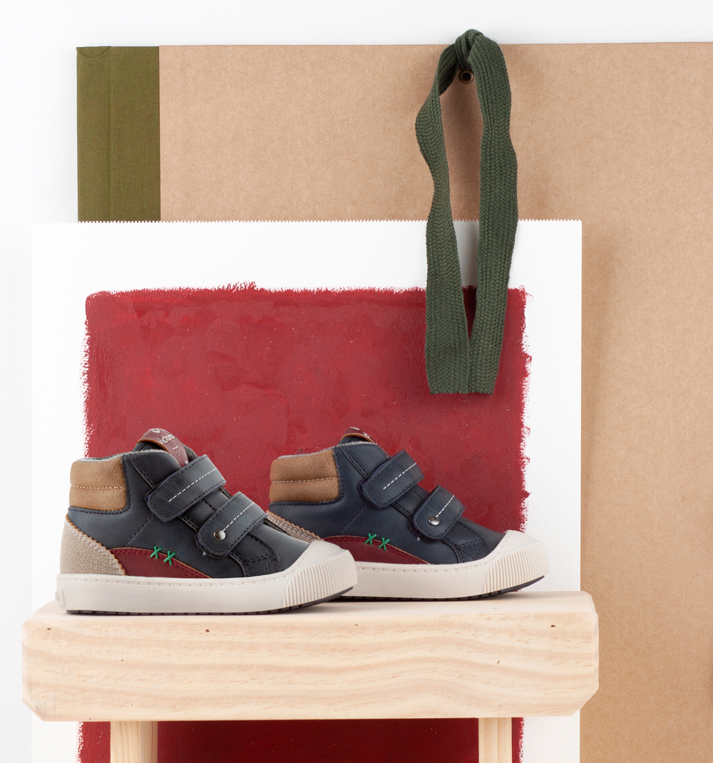 HUELLAS FAUX LEATHER STRAP BOOTMARINO